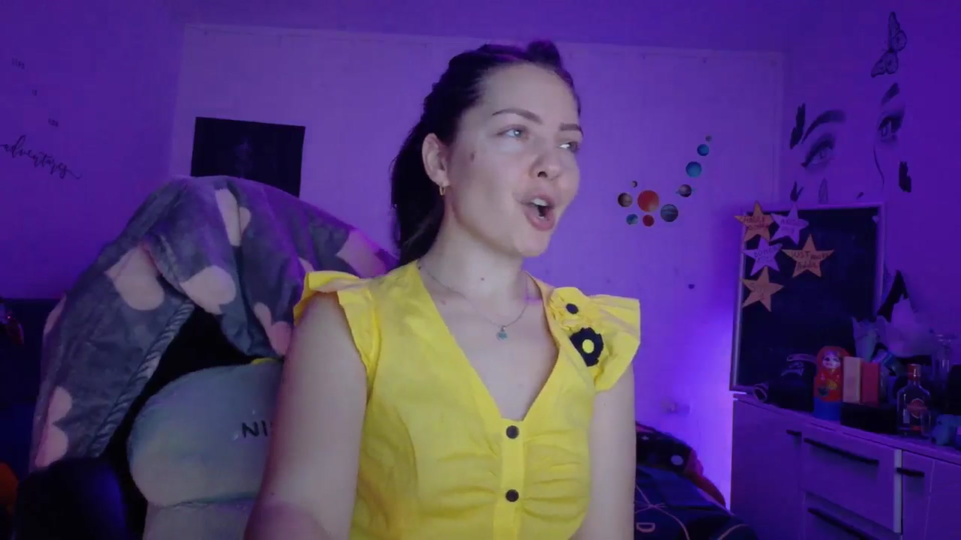 Gallery image thumbnail from YreneA's myfreecams stream on, 01/11/2026, 21:04 image 15 of 20