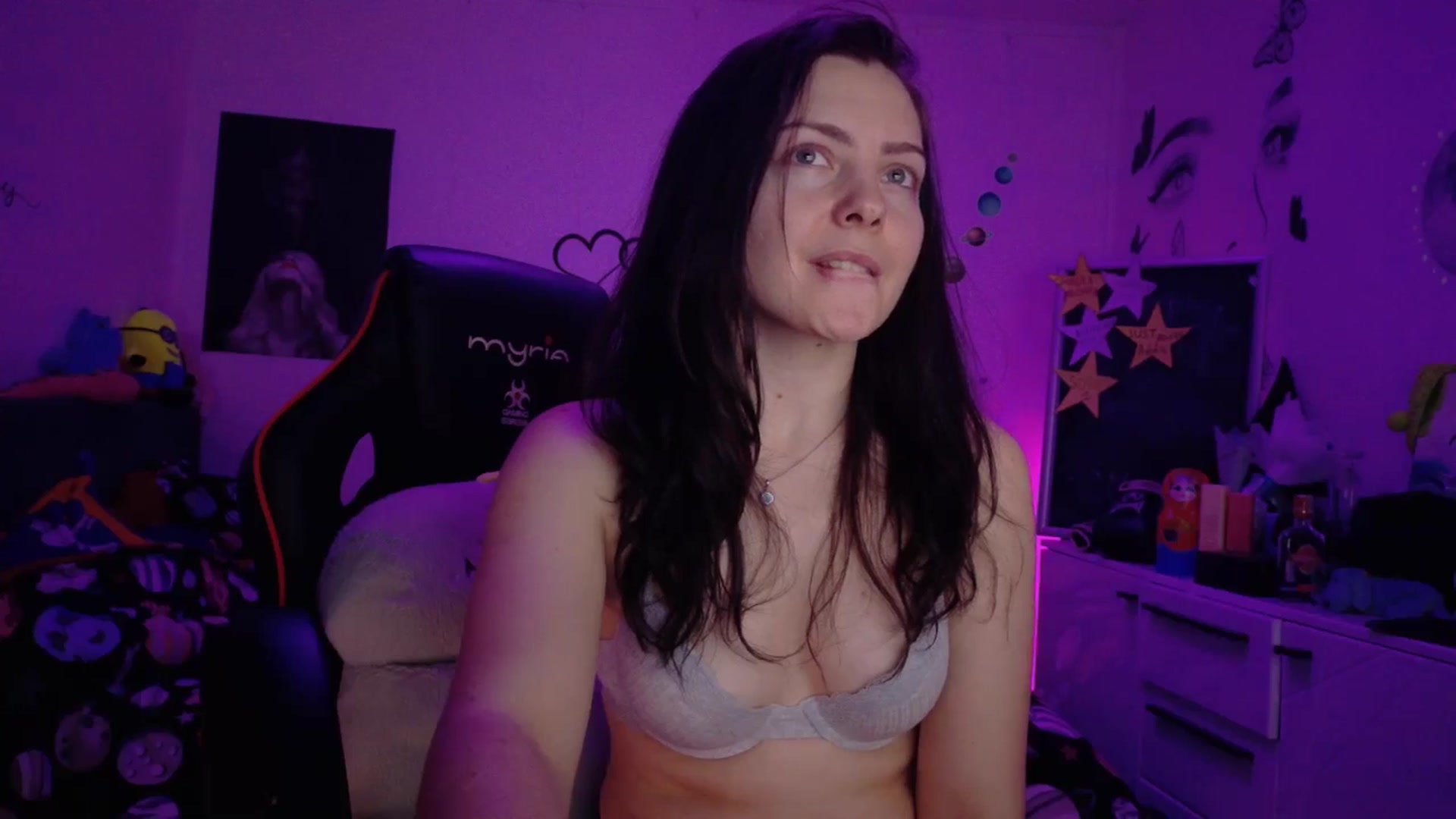 Gallery image thumbnail from YreneA's myfreecams stream on, 01/12/2026, 19:07 image 13 of 20