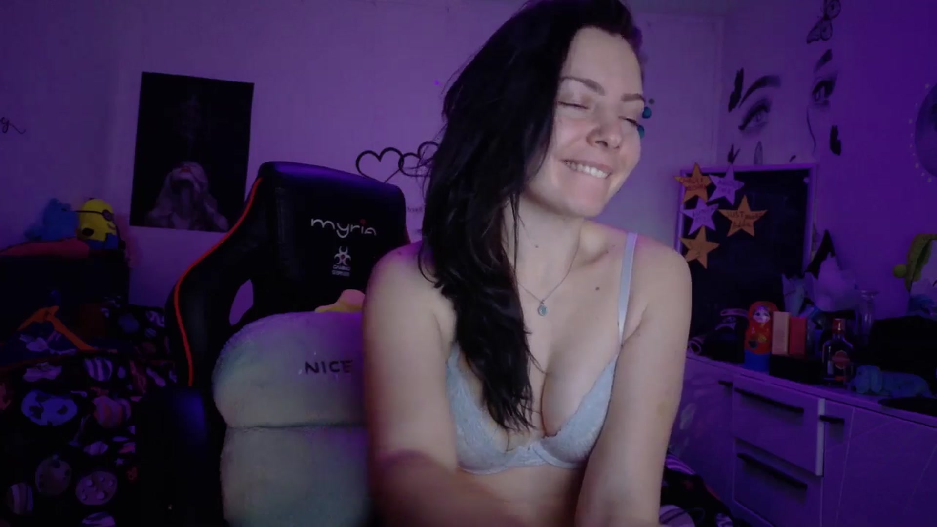 Gallery image thumbnail from YreneA's myfreecams stream on, 01/12/2026, 19:07 image 6 of 20