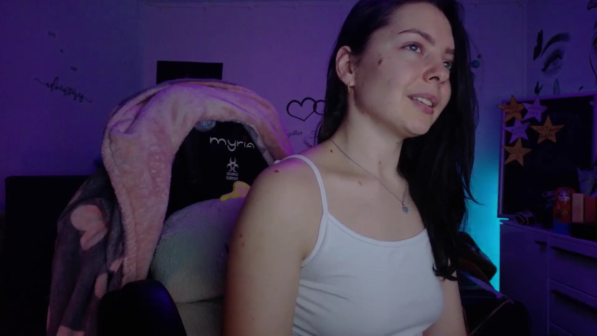 Gallery image thumbnail from YreneA's myfreecams stream on, 01/18/2026, 20:03 image 19 of 20