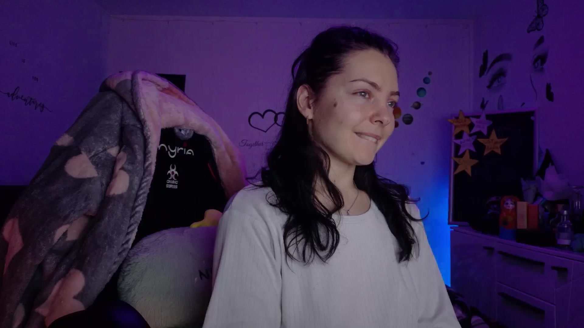 Gallery image thumbnail from YreneA's myfreecams stream on, 01/21/2026, 19:06 image 16 of 20