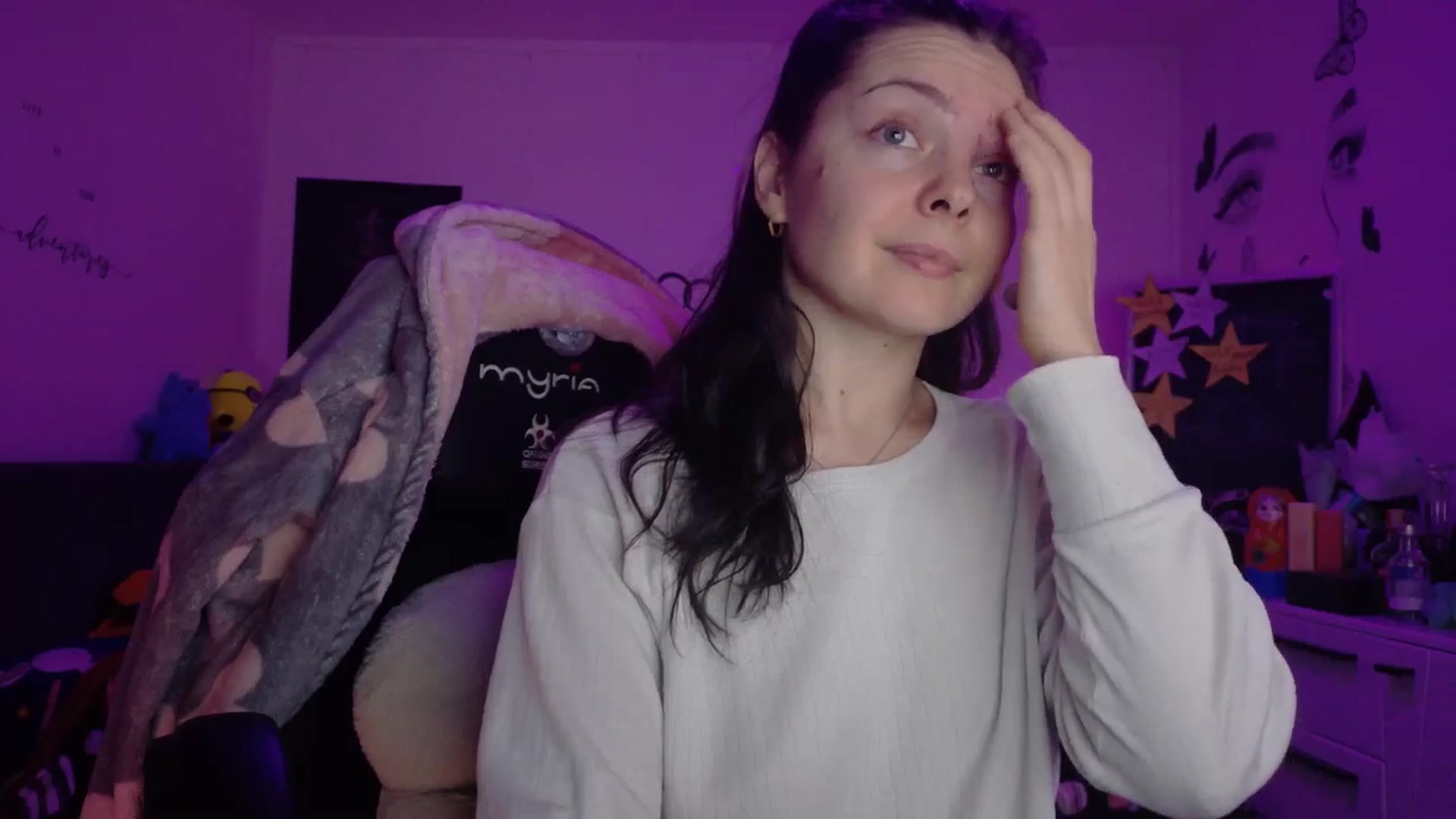 Gallery image thumbnail from YreneA's myfreecams stream on, 01/21/2026, 19:06 image 14 of 20
