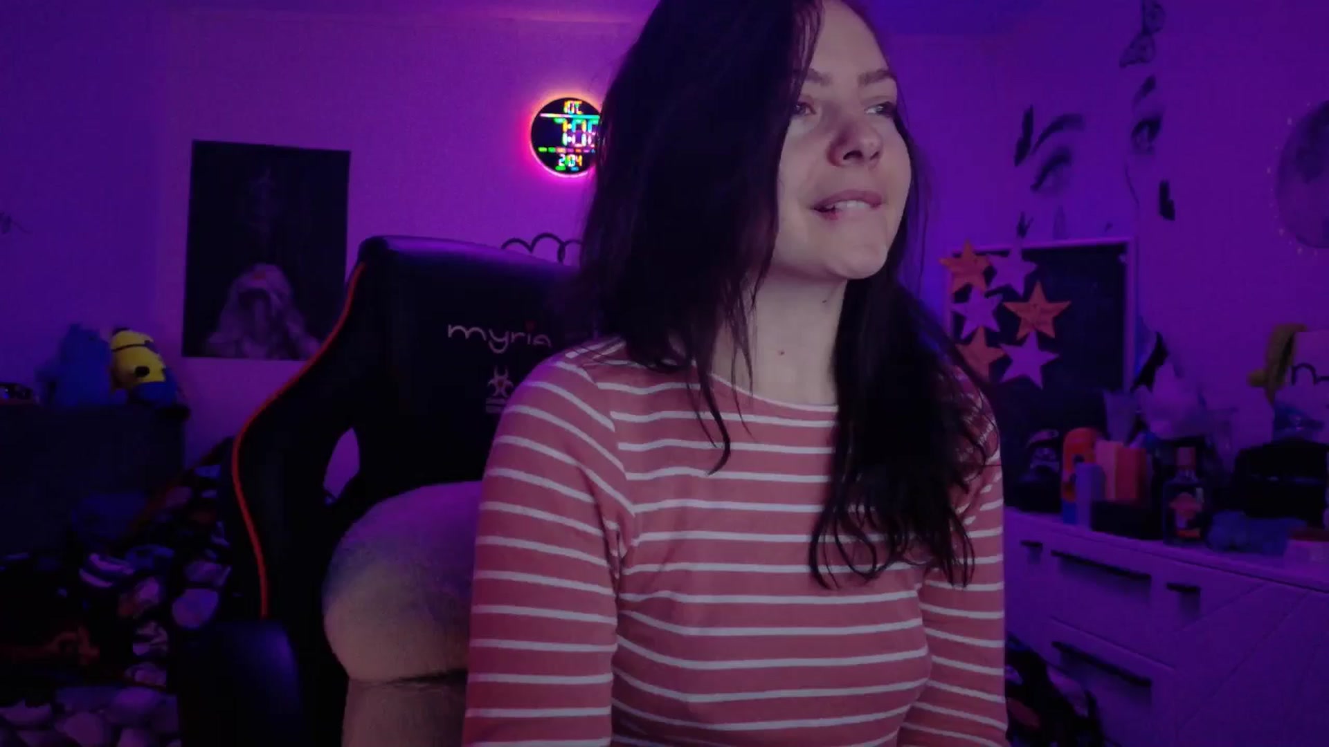 Gallery image thumbnail from YreneA's myfreecams stream on, 02/04/2026, 07:57 image 2 of 20