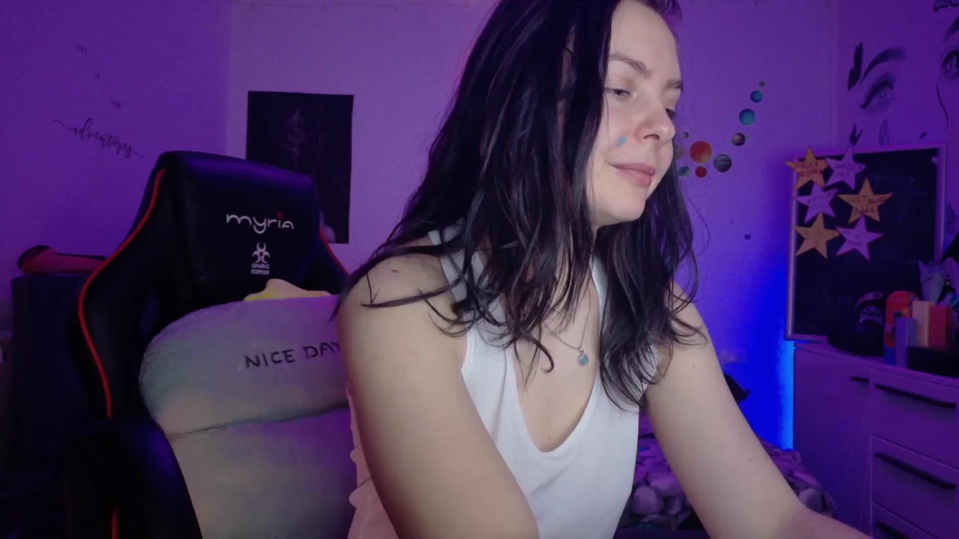 Gallery image thumbnail from YreneA's myfreecams stream on, 02/05/2026, 08:45 image 17 of 20