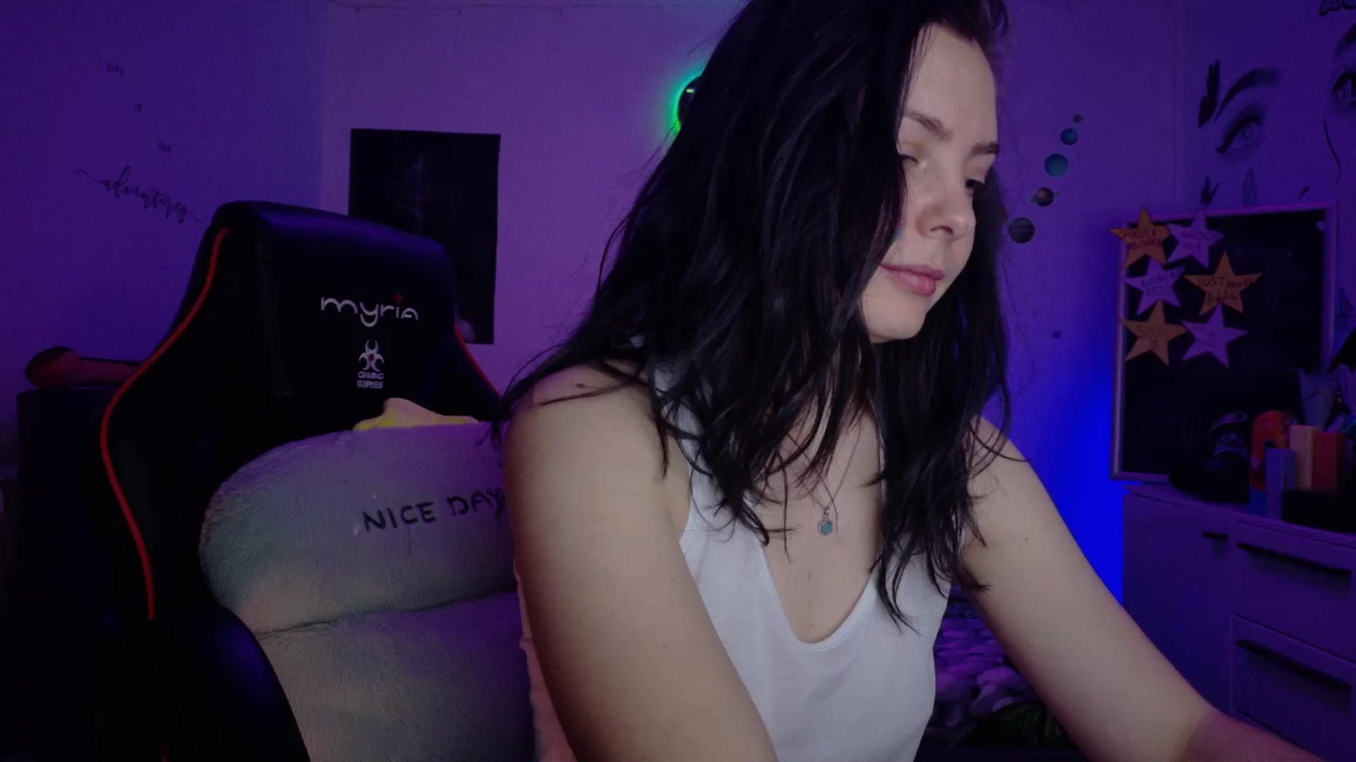 Gallery image thumbnail from YreneA's myfreecams stream on, 02/05/2026, 08:45 image 18 of 20