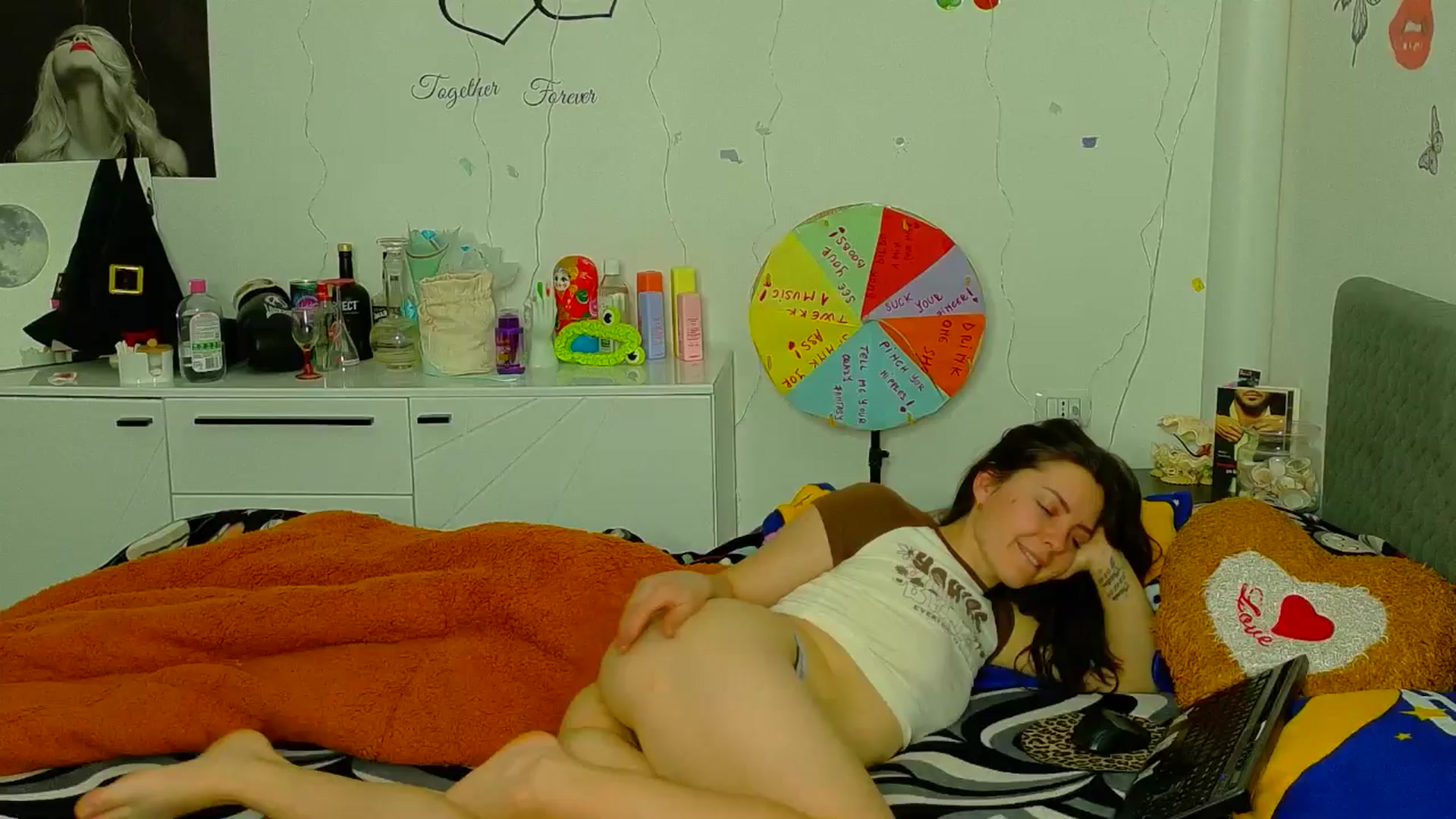 Gallery image thumbnail from YreneA's myfreecams stream on, 03/05/2026, 20:40 image 16 of 20