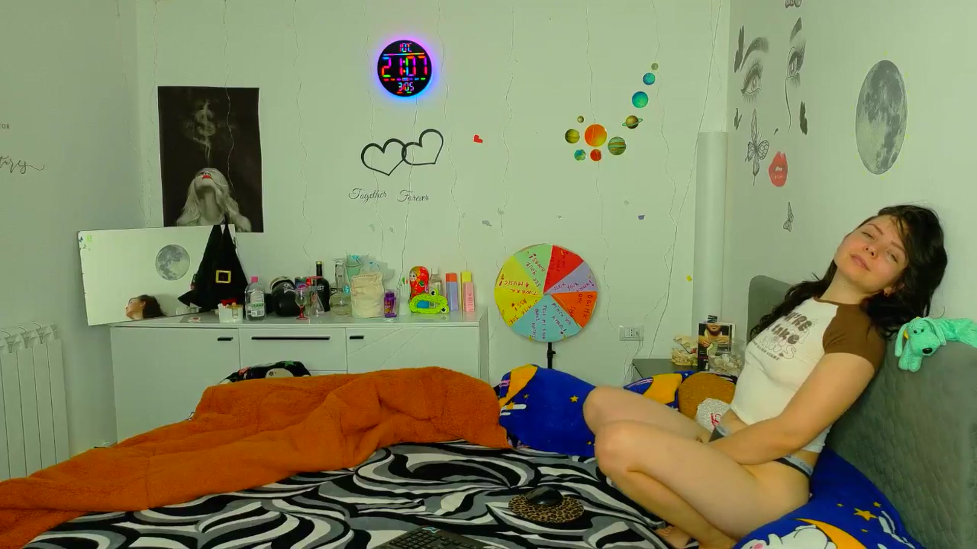 Gallery image thumbnail from YreneA's myfreecams stream on, 03/05/2026, 20:40 image 7 of 20