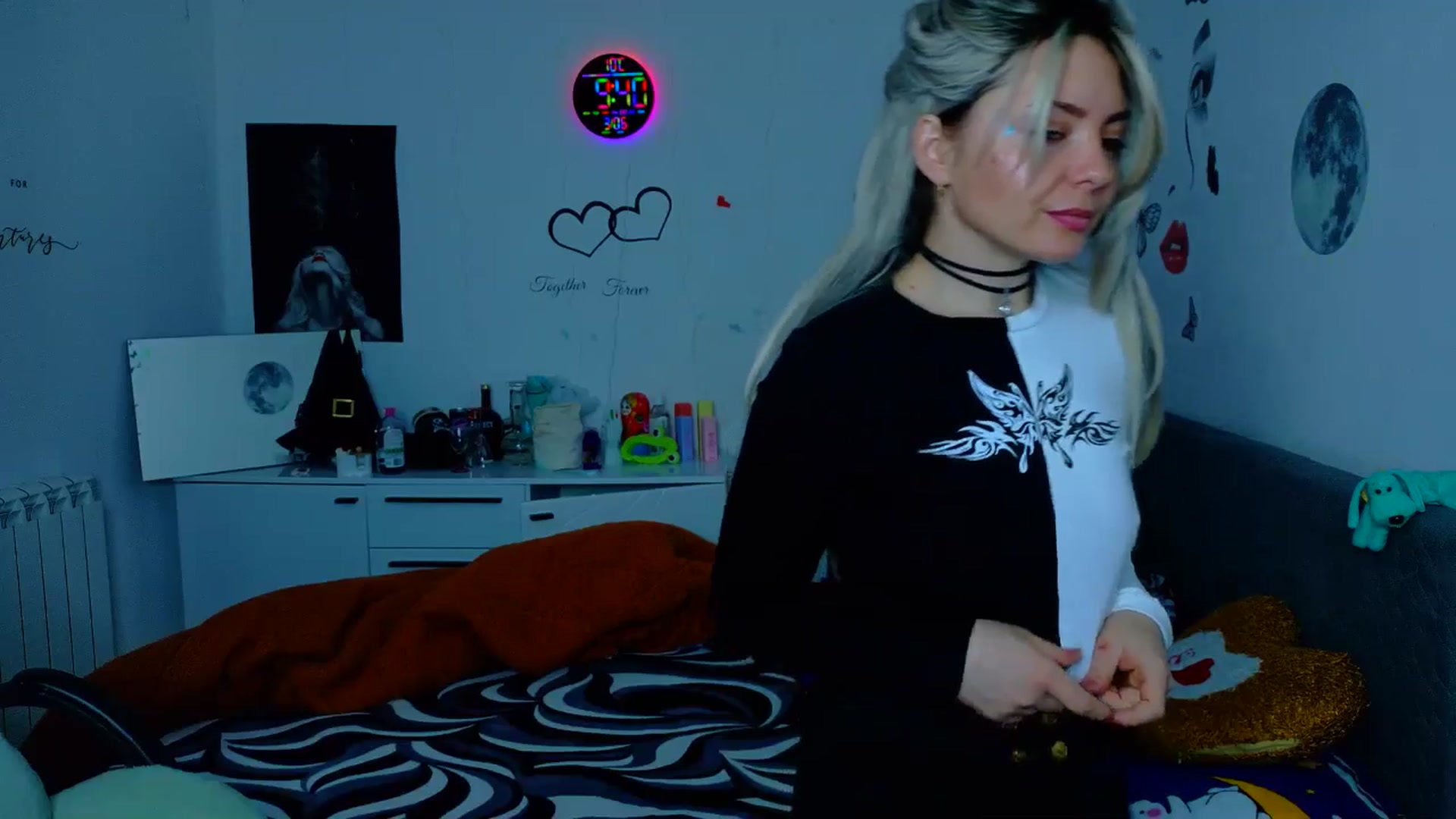 Gallery image thumbnail from YreneA's myfreecams stream on, 03/06/2026, 08:11 image 9 of 20