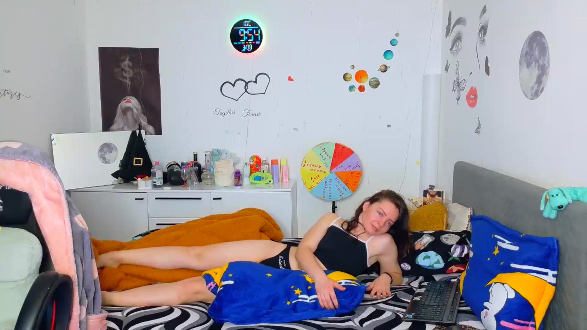 Gallery image thumbnail from YreneA's myfreecams stream on, 03/08/2026, 08:40 image 9 of 20