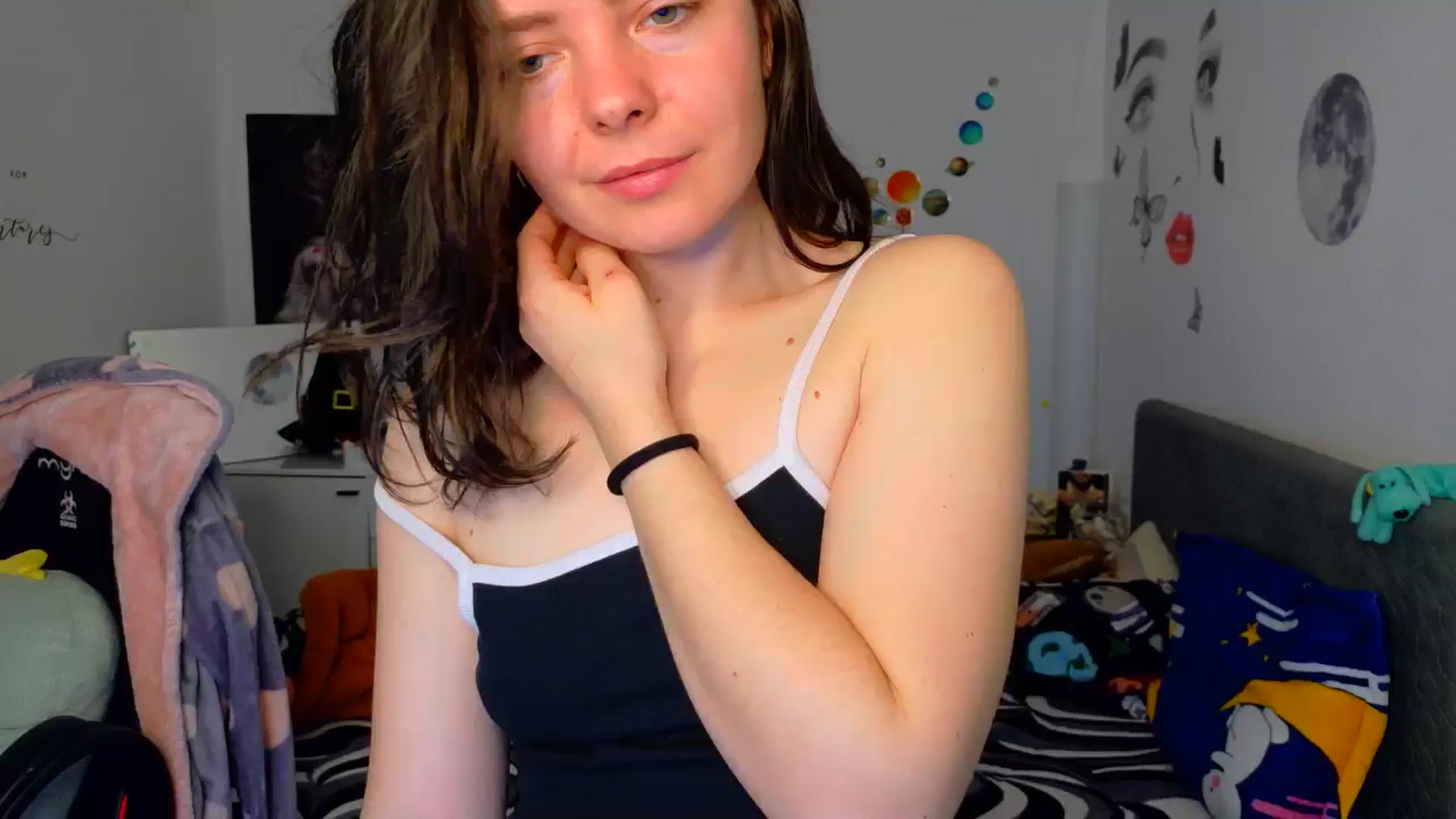 Gallery image thumbnail from YreneA's myfreecams stream on, 03/08/2026, 08:40 image 15 of 20