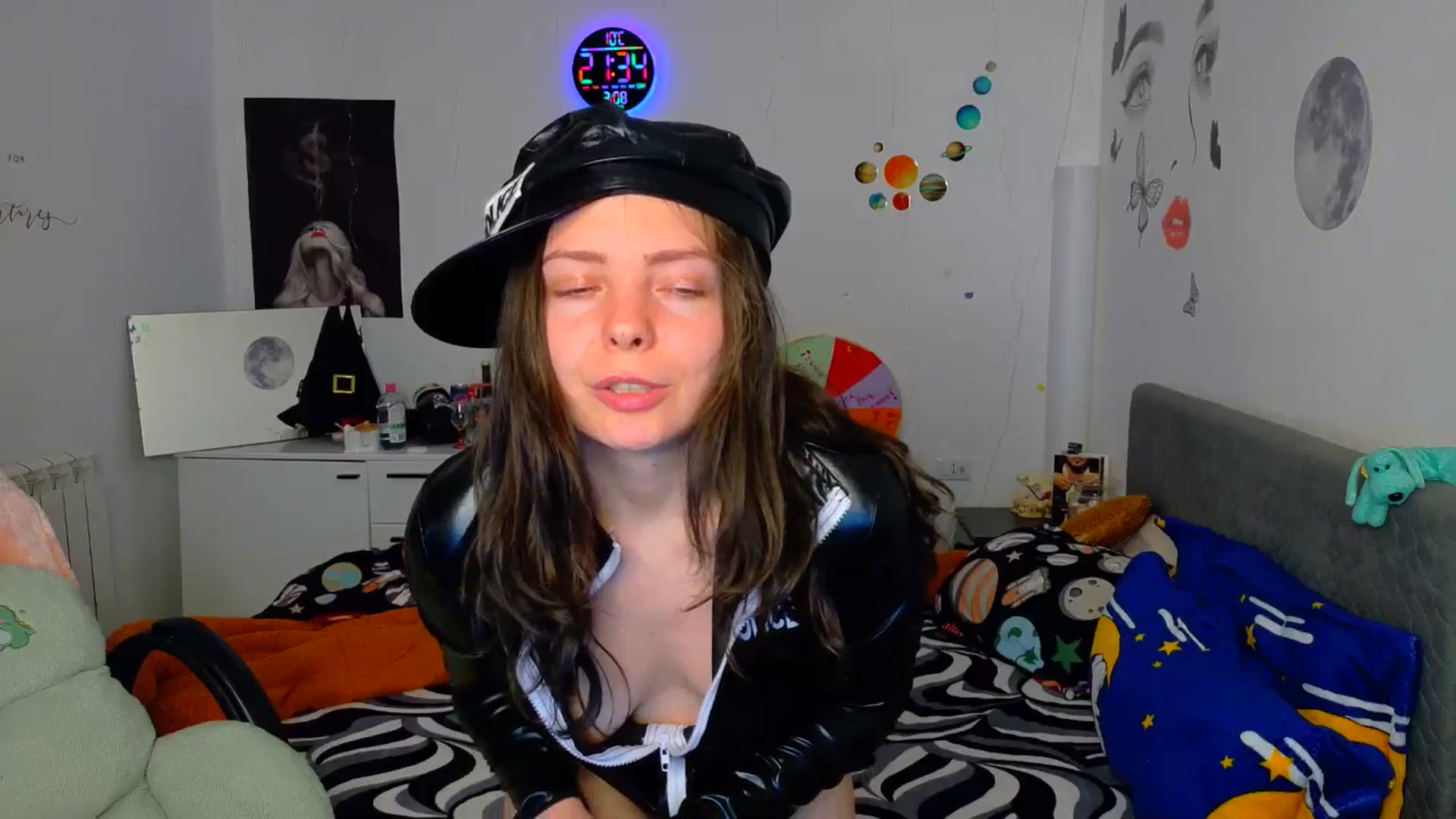 Gallery image thumbnail from YreneA's myfreecams stream on, 03/08/2026, 19:57 image 3 of 20