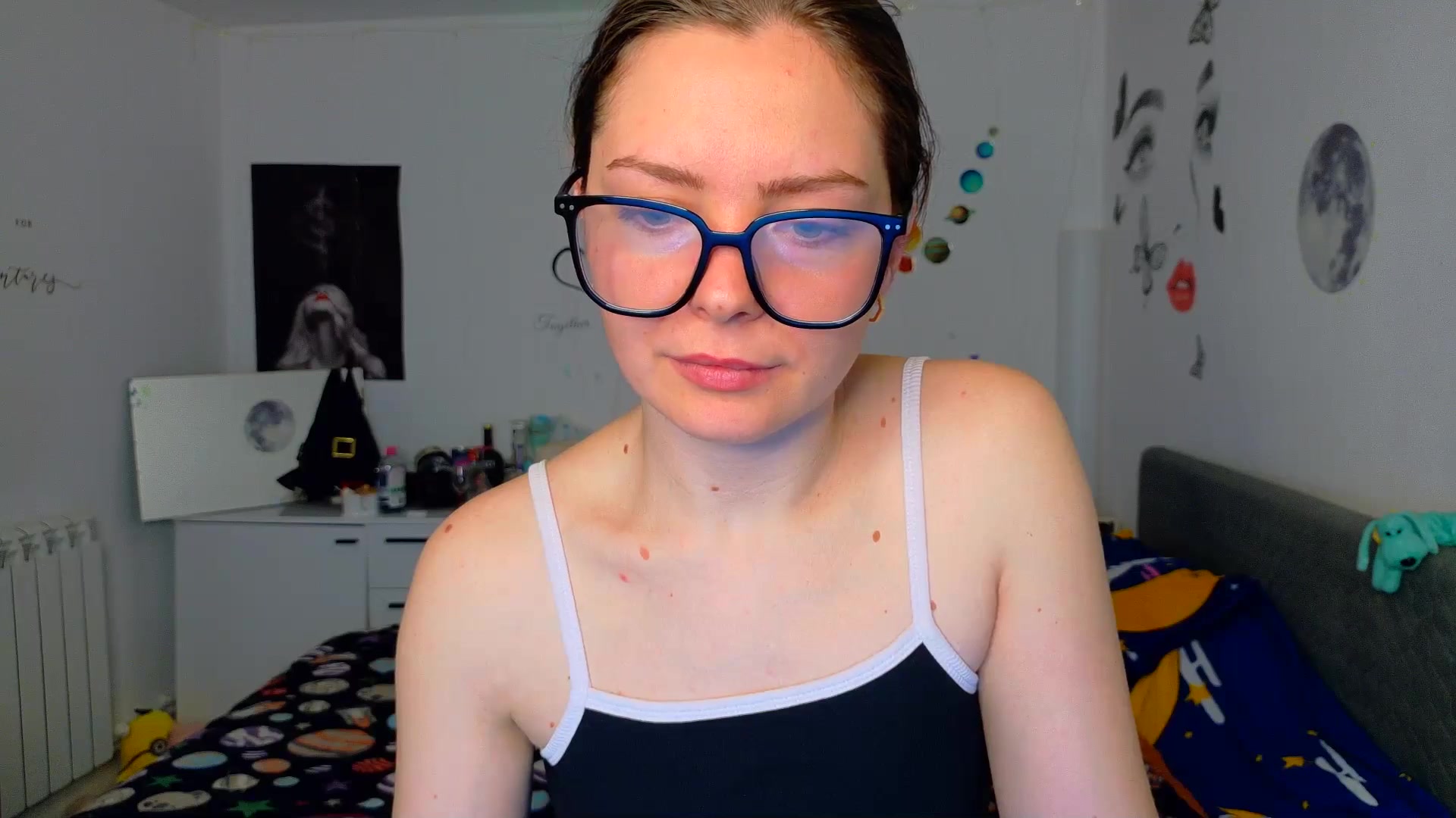 Gallery image thumbnail from YreneA's myfreecams stream on, 03/09/2026, 08:27 image 7 of 20