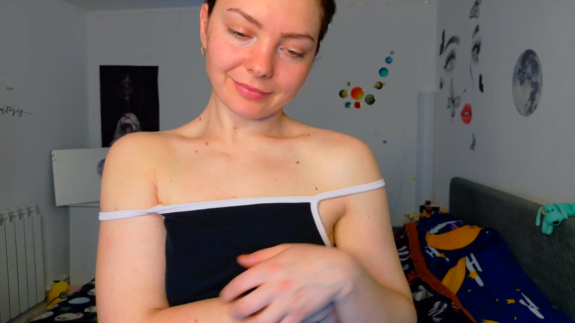 Gallery image thumbnail from YreneA's myfreecams stream on, 03/09/2026, 08:27 image 14 of 20