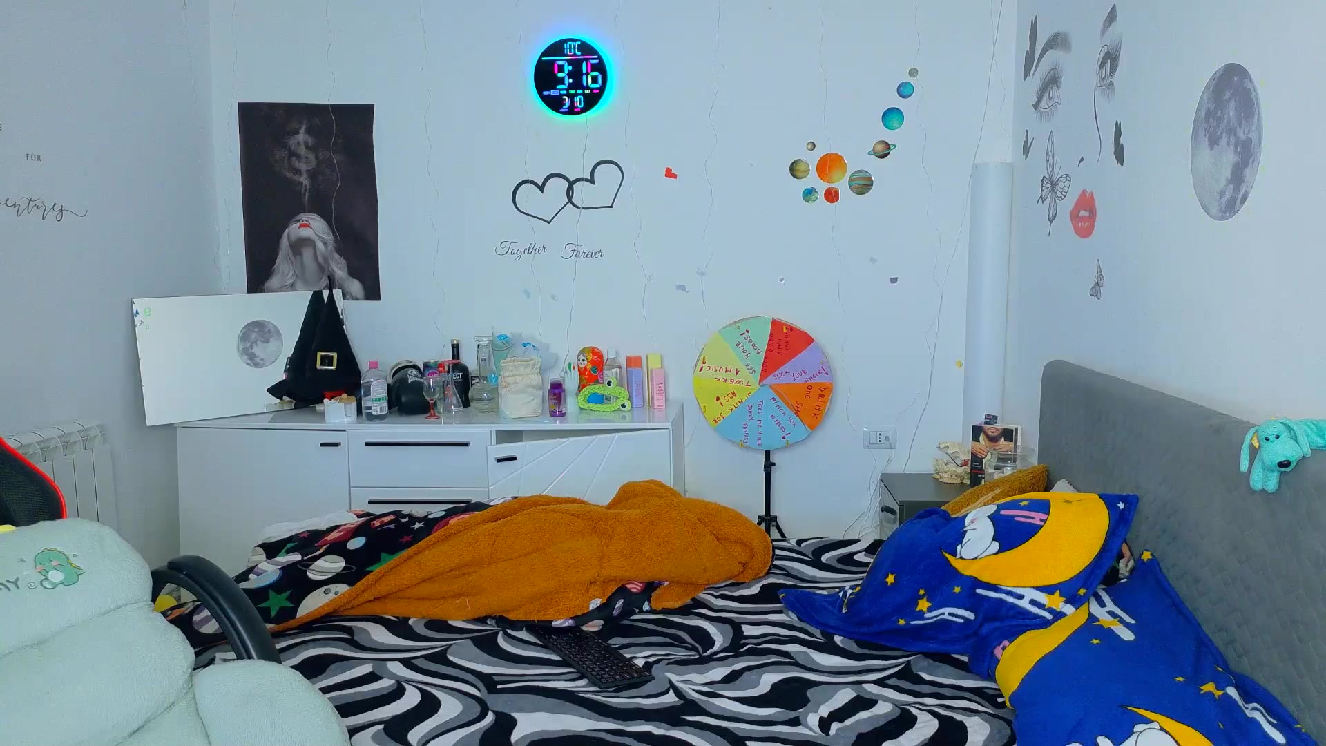 Gallery image thumbnail from YreneA's myfreecams stream on, 03/10/2026, 08:08 image 7 of 20
