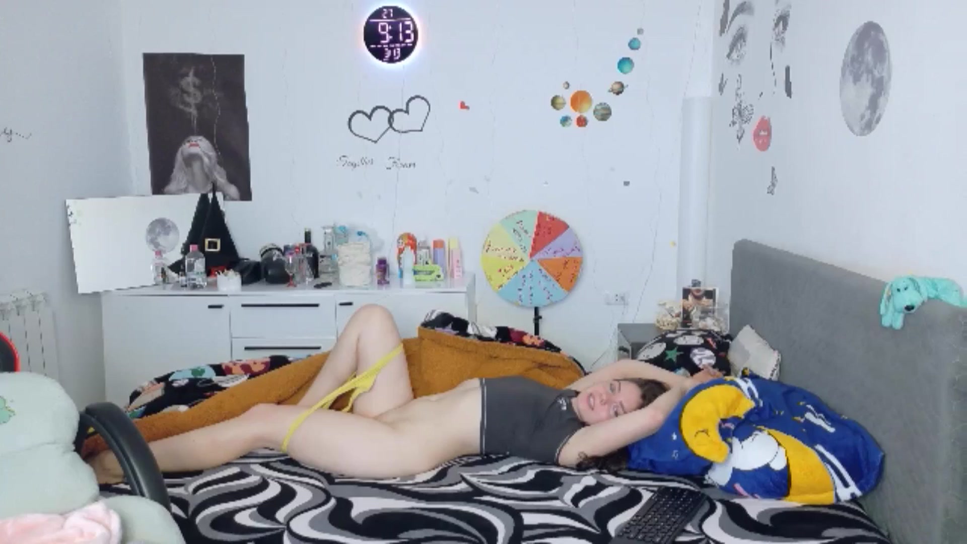 Gallery image thumbnail from YreneA's myfreecams stream on, 03/13/2026, 07:45 image 9 of 20
