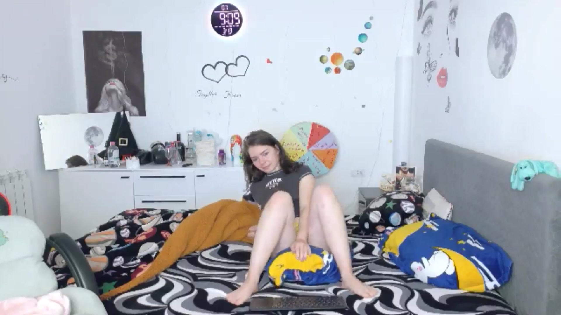 Gallery image thumbnail from YreneA's myfreecams stream on, 03/13/2026, 07:45 image 7 of 20