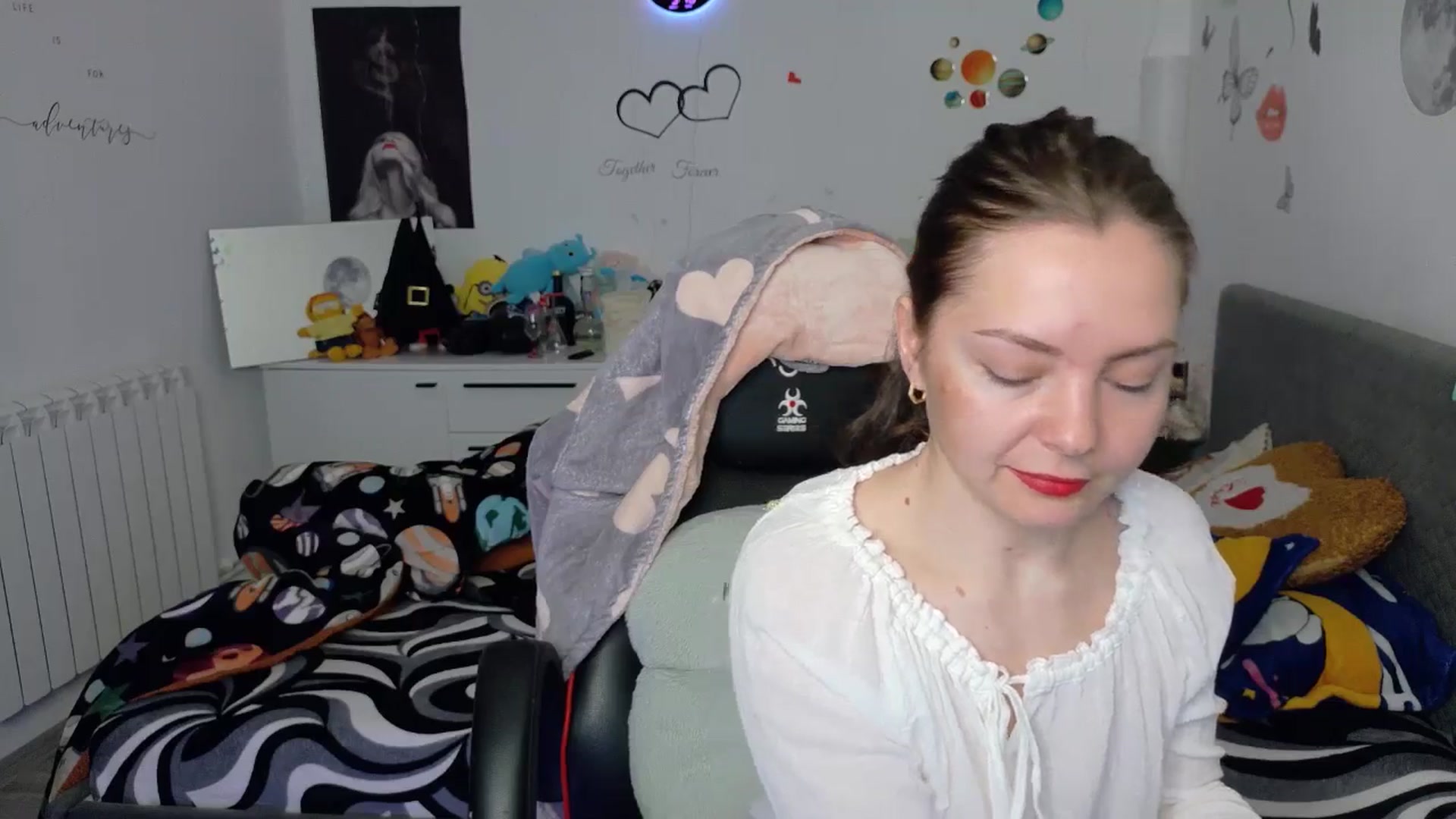 Gallery image thumbnail from YreneA's myfreecams stream on, 03/16/2026, 08:08 image 13 of 20