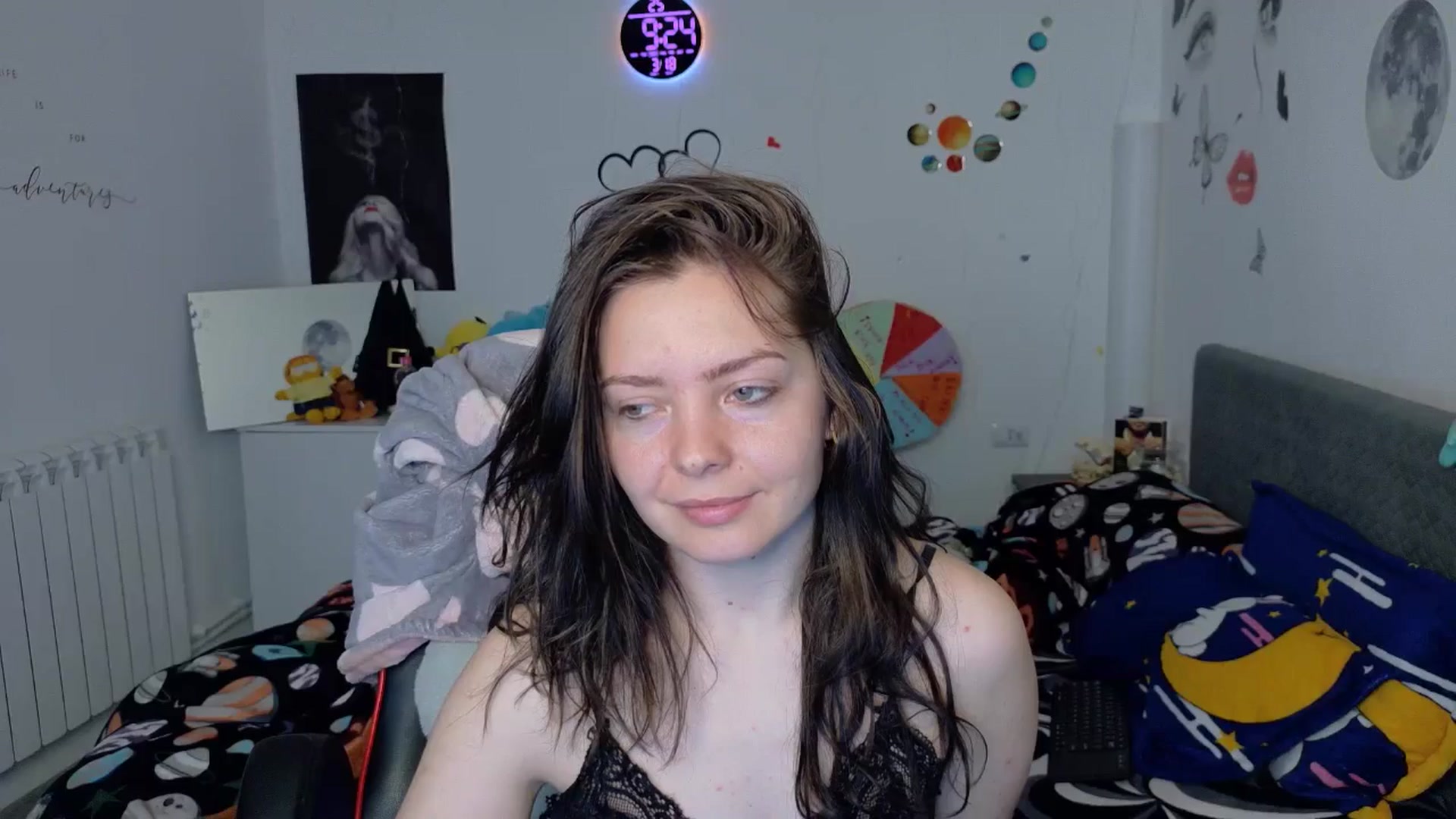 Gallery image thumbnail from YreneA's myfreecams stream on, 03/18/2026, 07:39 image 19 of 20