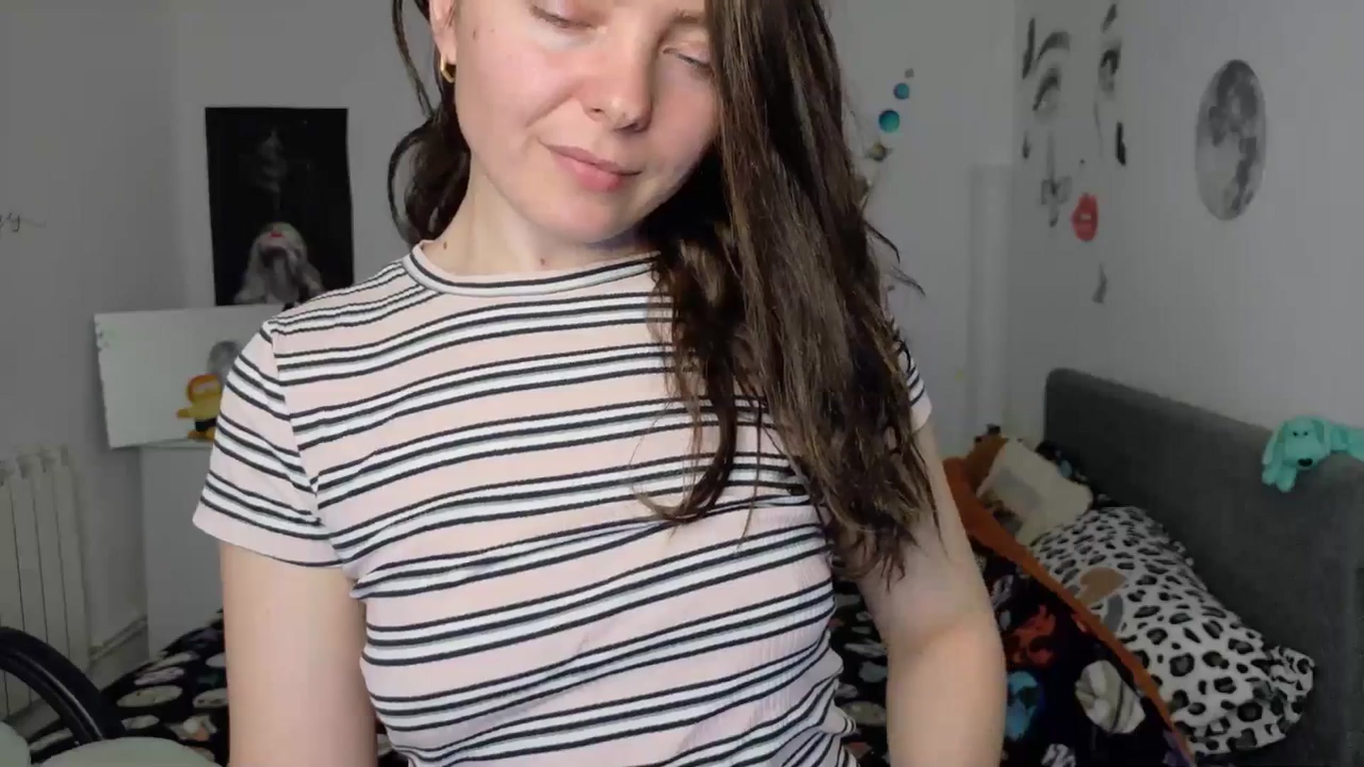 Gallery image thumbnail from YreneA's myfreecams stream on, 03/23/2026, 17:50 image 15 of 20