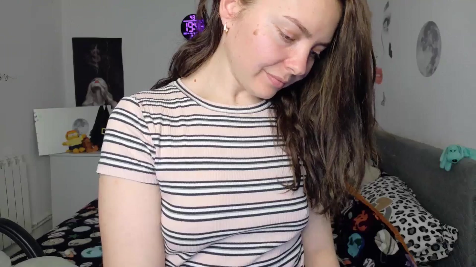 Gallery image thumbnail from YreneA's myfreecams stream on, 03/23/2026, 17:50 image 16 of 20