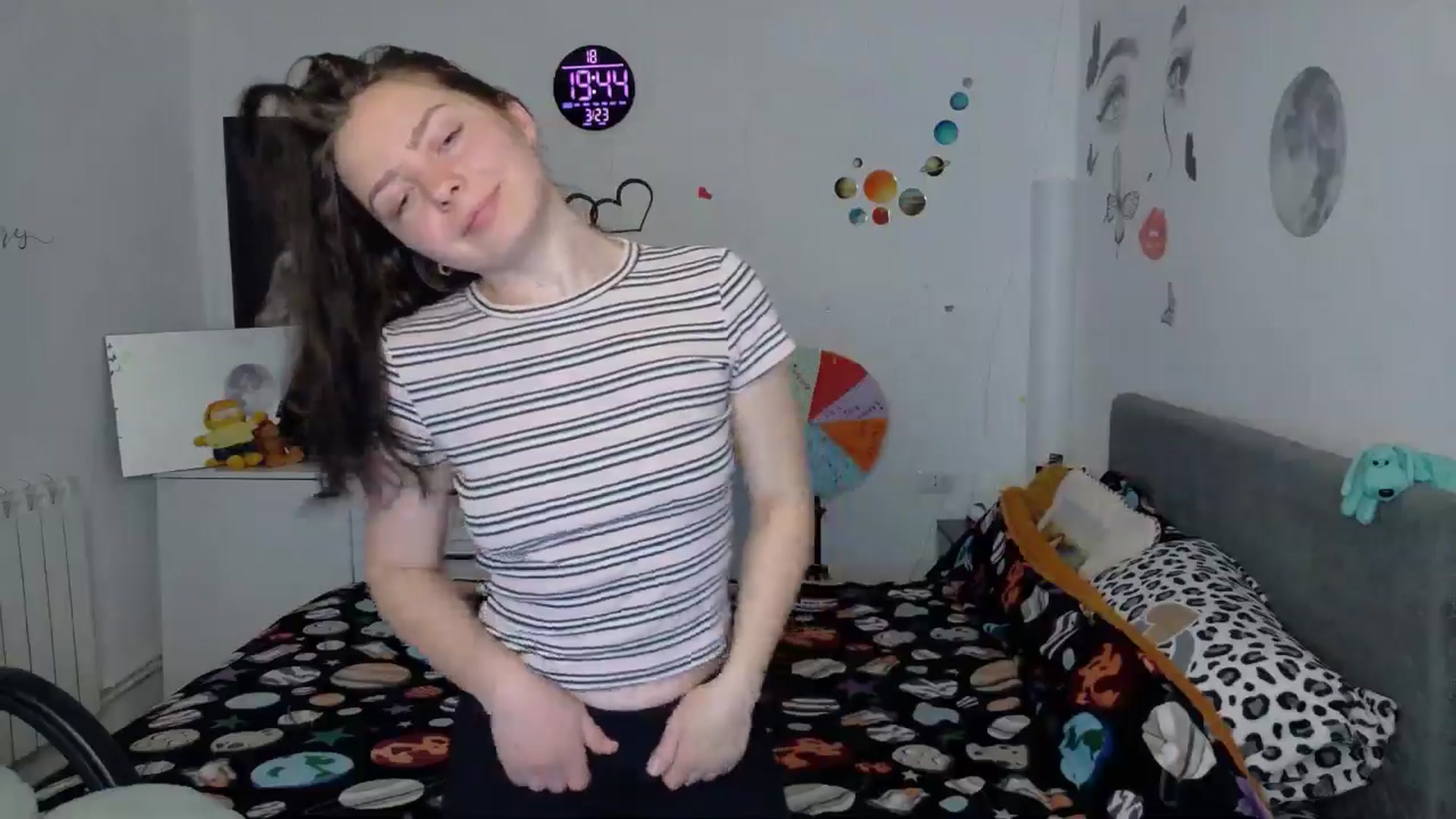 Gallery image thumbnail from YreneA's myfreecams stream on, 03/23/2026, 17:50 image 17 of 20