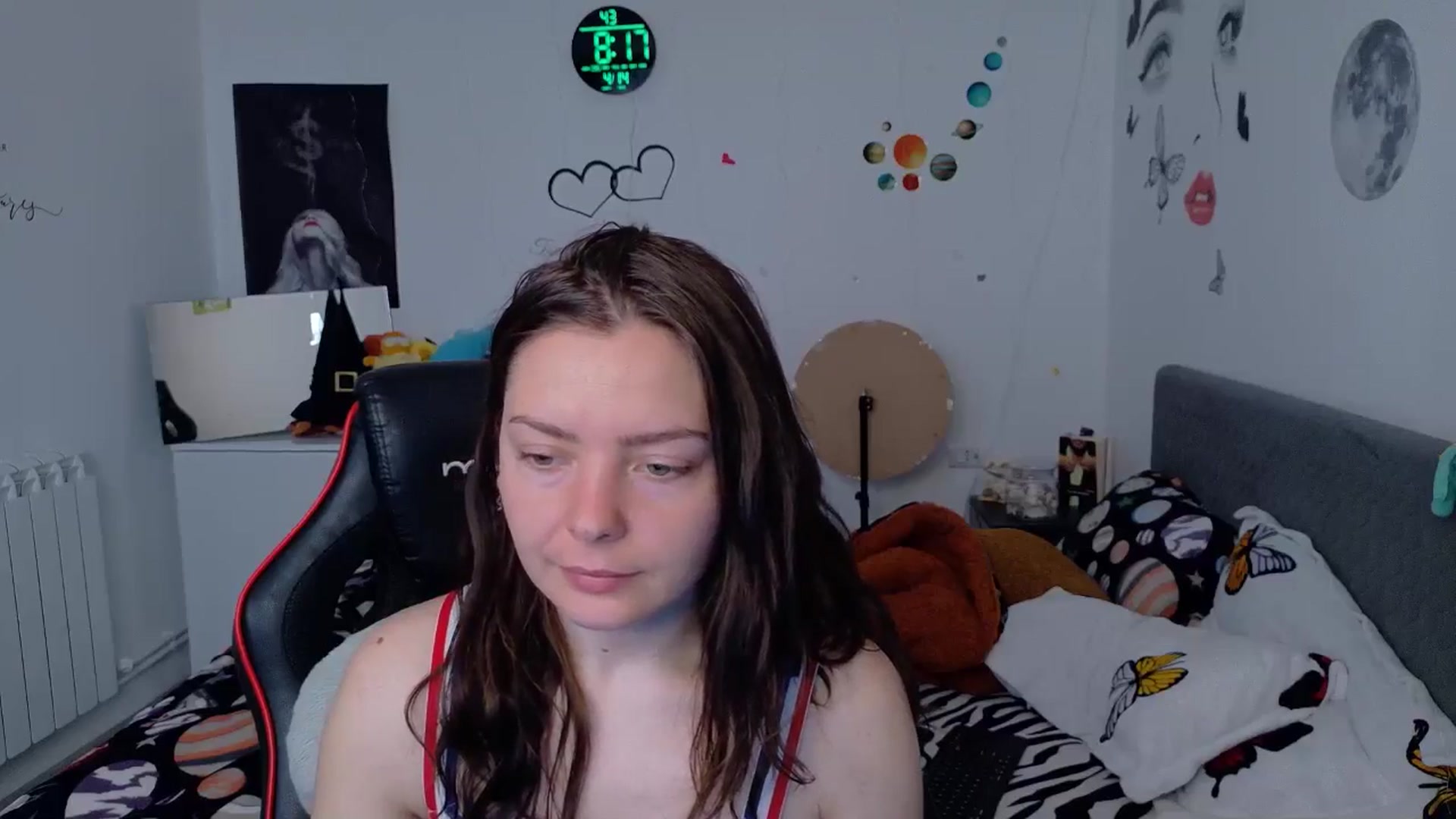 Gallery image thumbnail from YreneA's myfreecams stream on, 04/14/2026, 05:37 image 6 of 20