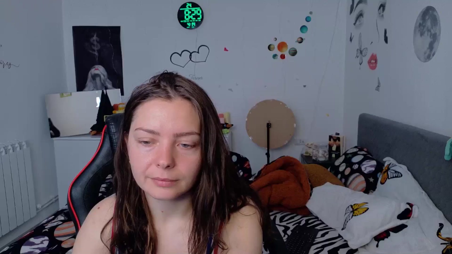 Gallery image thumbnail from YreneA's myfreecams stream on, 04/14/2026, 05:37 image 18 of 20