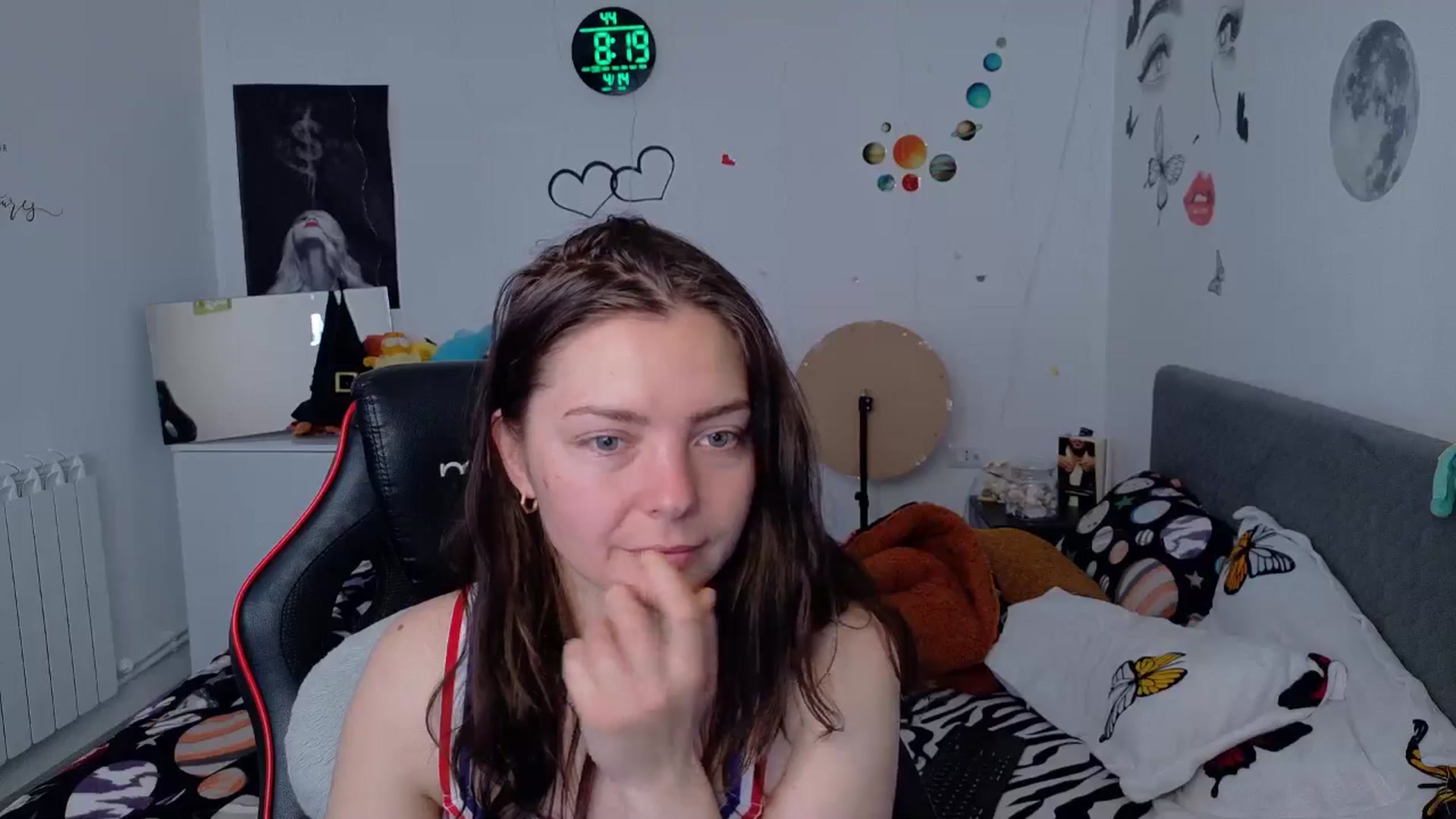 Gallery image thumbnail from YreneA's myfreecams stream on, 04/14/2026, 05:37 image 8 of 20