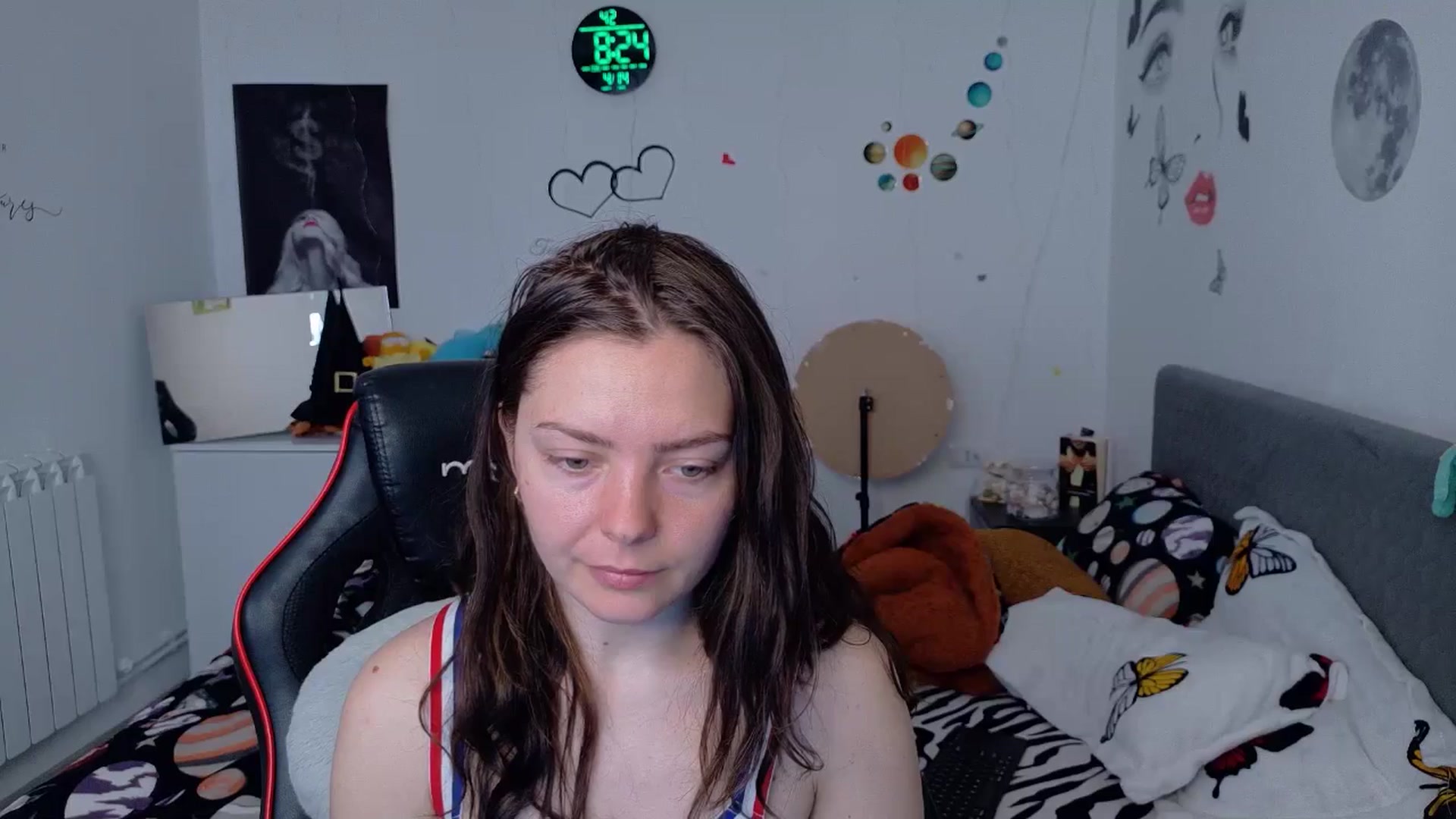 Gallery image thumbnail from YreneA's myfreecams stream on, 04/14/2026, 05:37 image 13 of 20