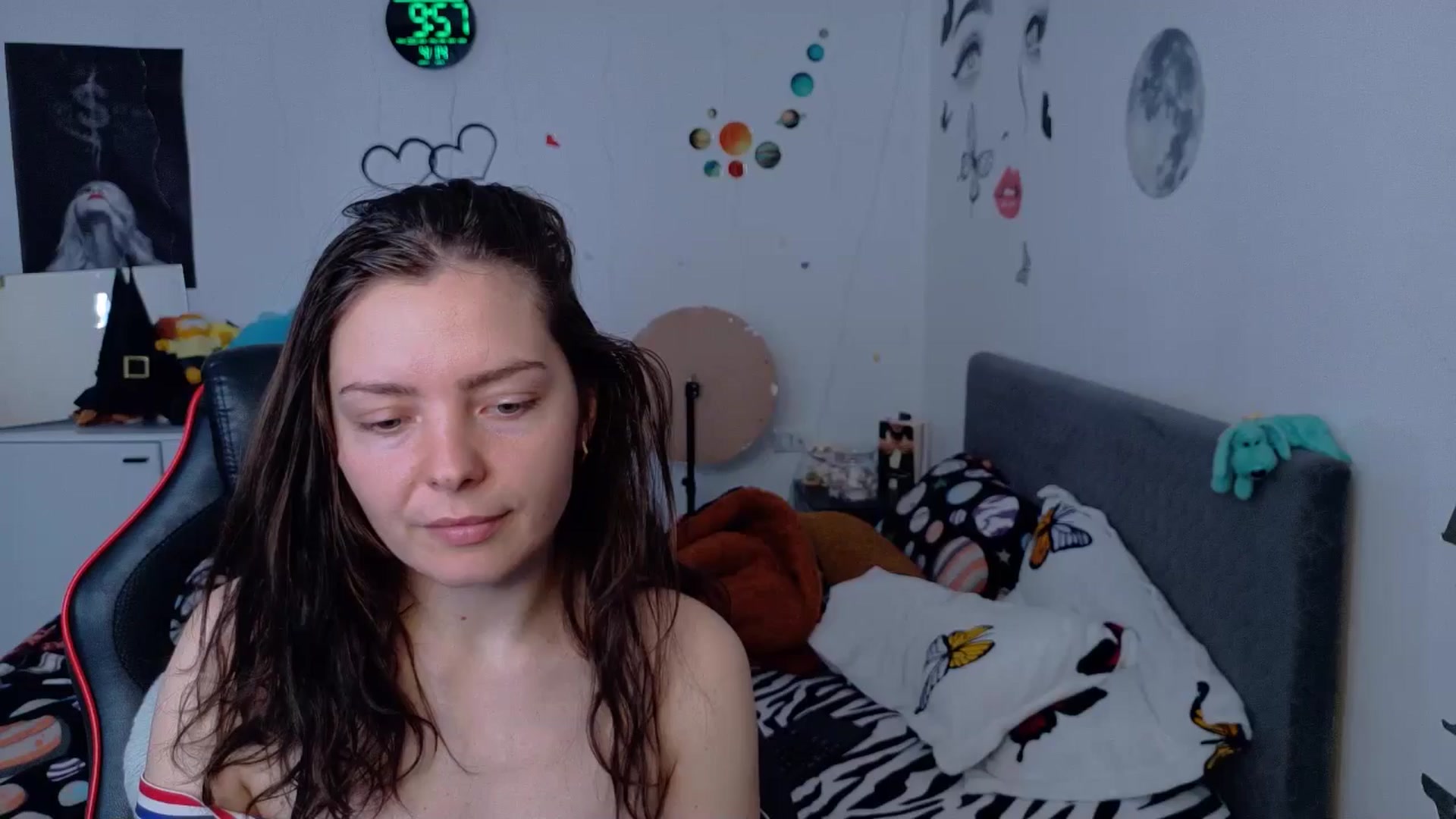 Gallery image thumbnail from YreneA's myfreecams stream on, 04/14/2026, 07:37 image 10 of 20