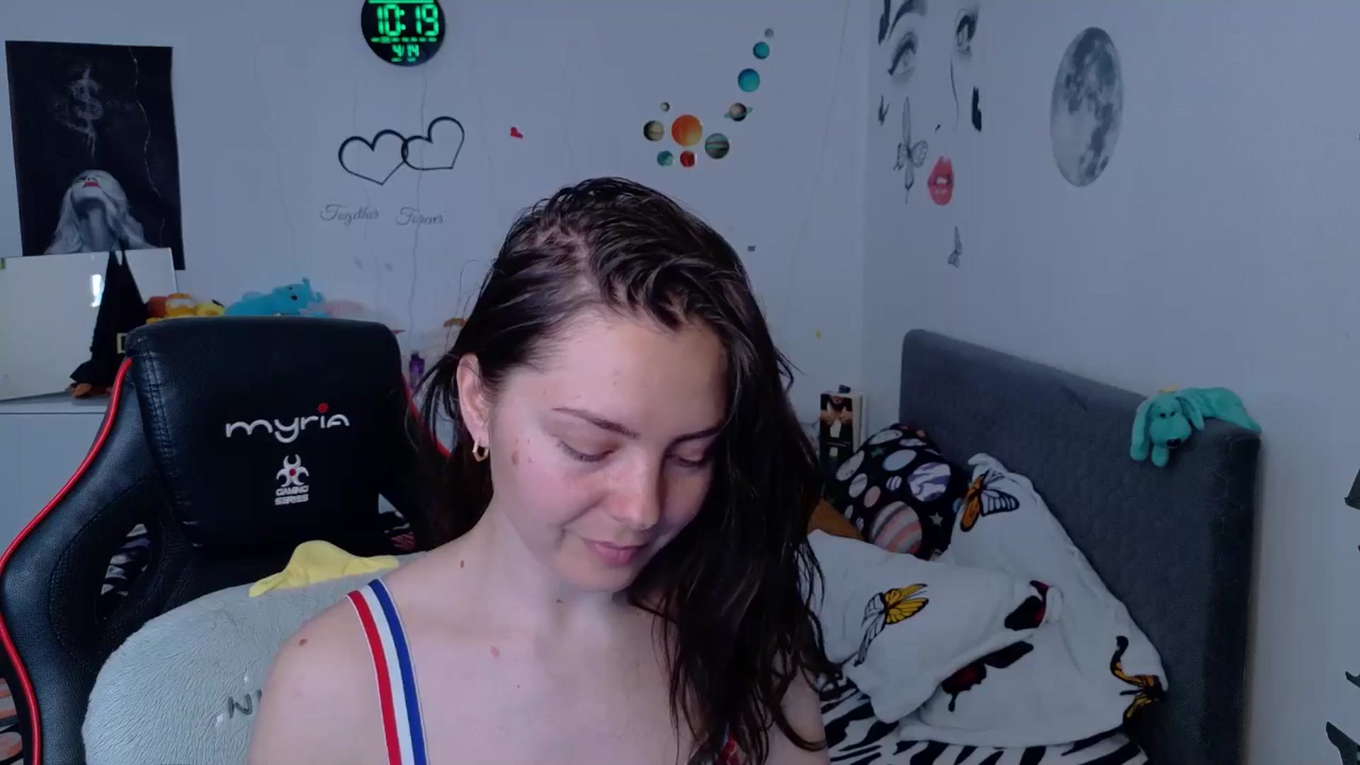 Gallery image thumbnail from YreneA's myfreecams stream on, 04/14/2026, 07:37 image 17 of 20