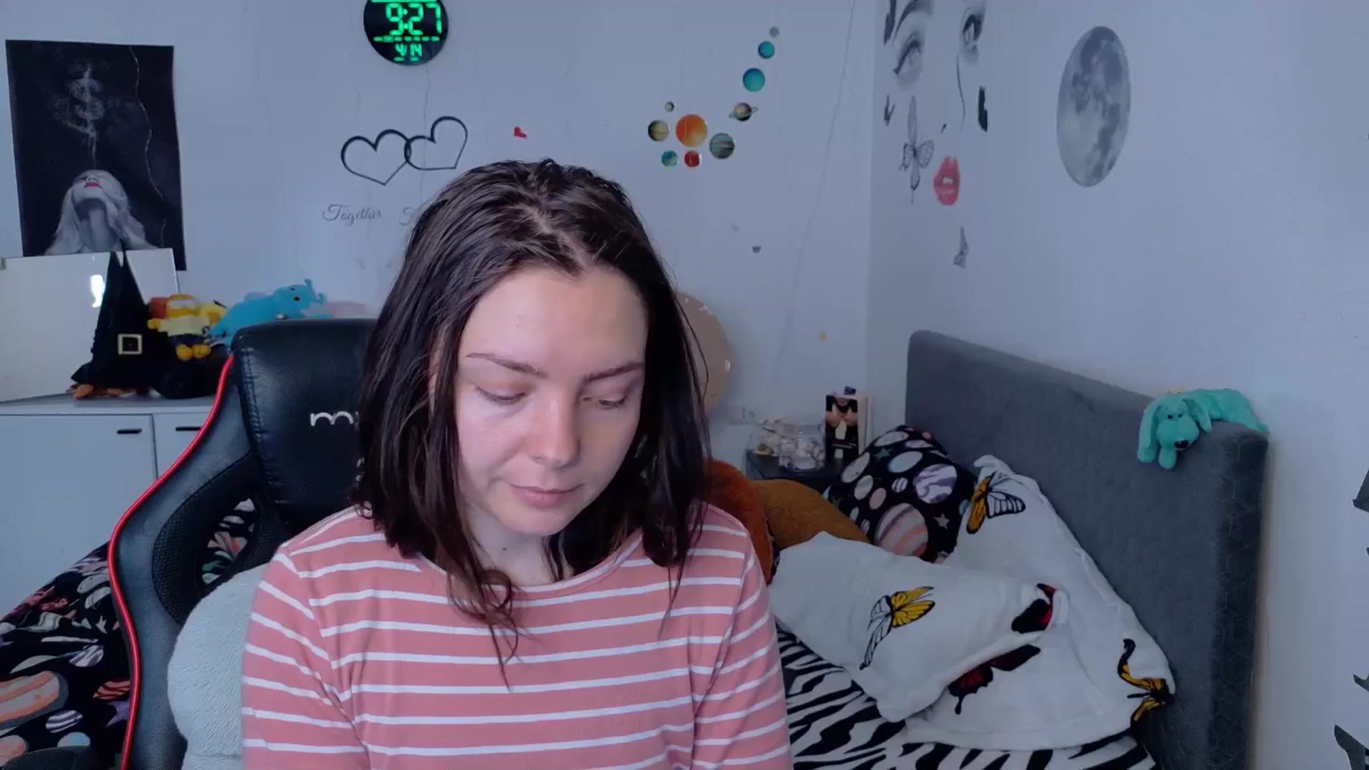 Gallery image thumbnail from YreneA's myfreecams stream on, 04/14/2026, 07:37 image 1 of 20