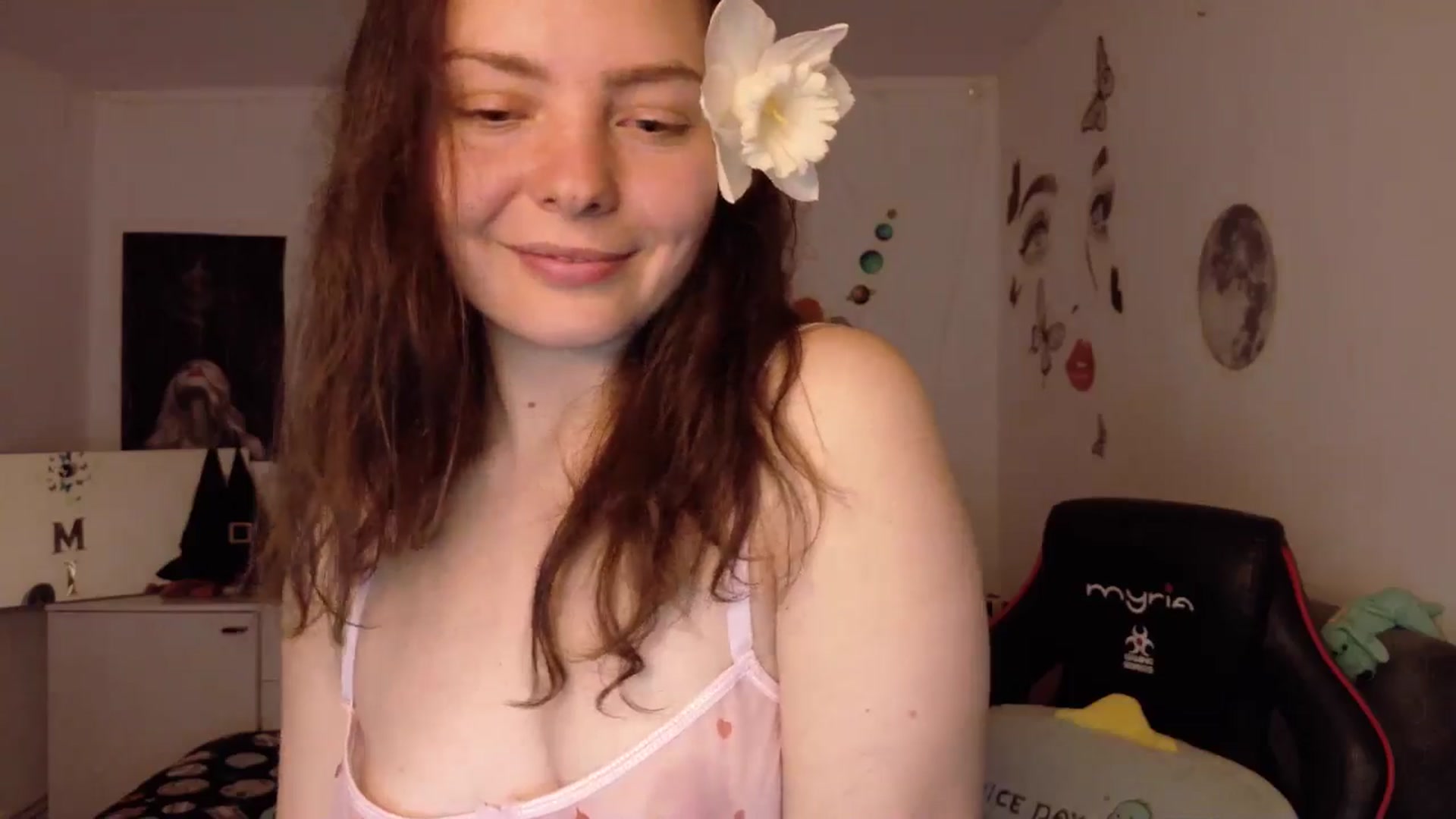 Gallery image thumbnail from YreneA's myfreecams stream on, 04/15/2026, 19:15 image 20 of 20