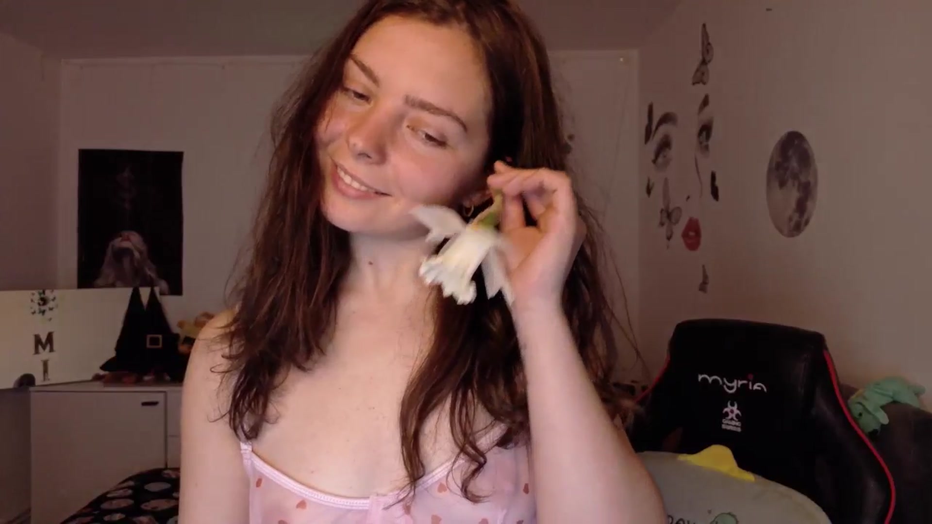 Gallery image thumbnail from YreneA's myfreecams stream on, 04/15/2026, 19:15 image 15 of 20