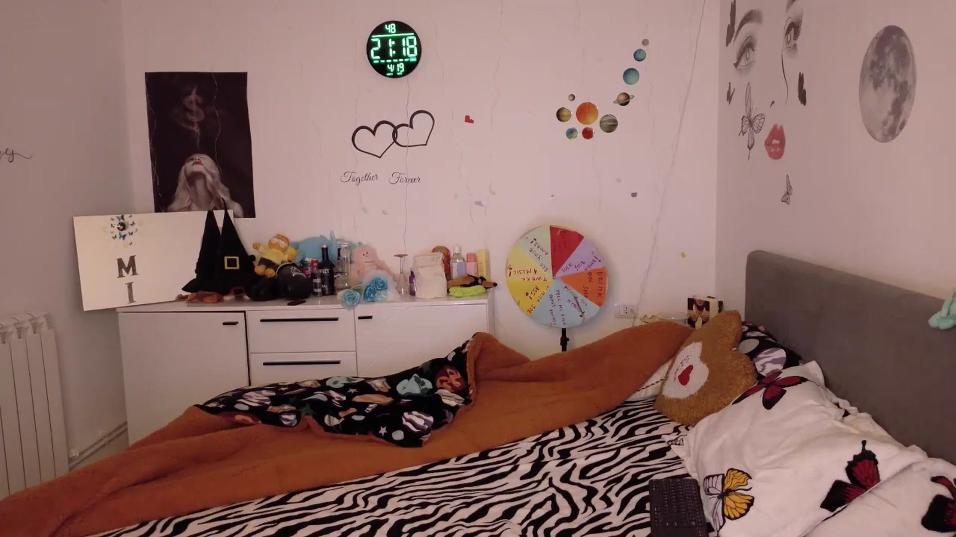Gallery image thumbnail from YreneA's myfreecams stream on, 04/19/2026, 18:40 image 4 of 20