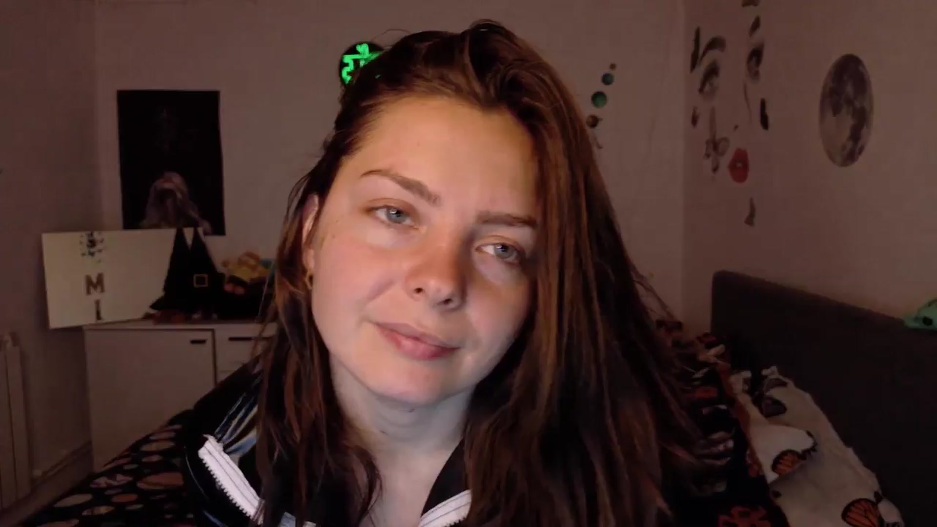 Gallery image thumbnail from YreneA's myfreecams stream on, 04/23/2026, 19:10 image 7 of 20