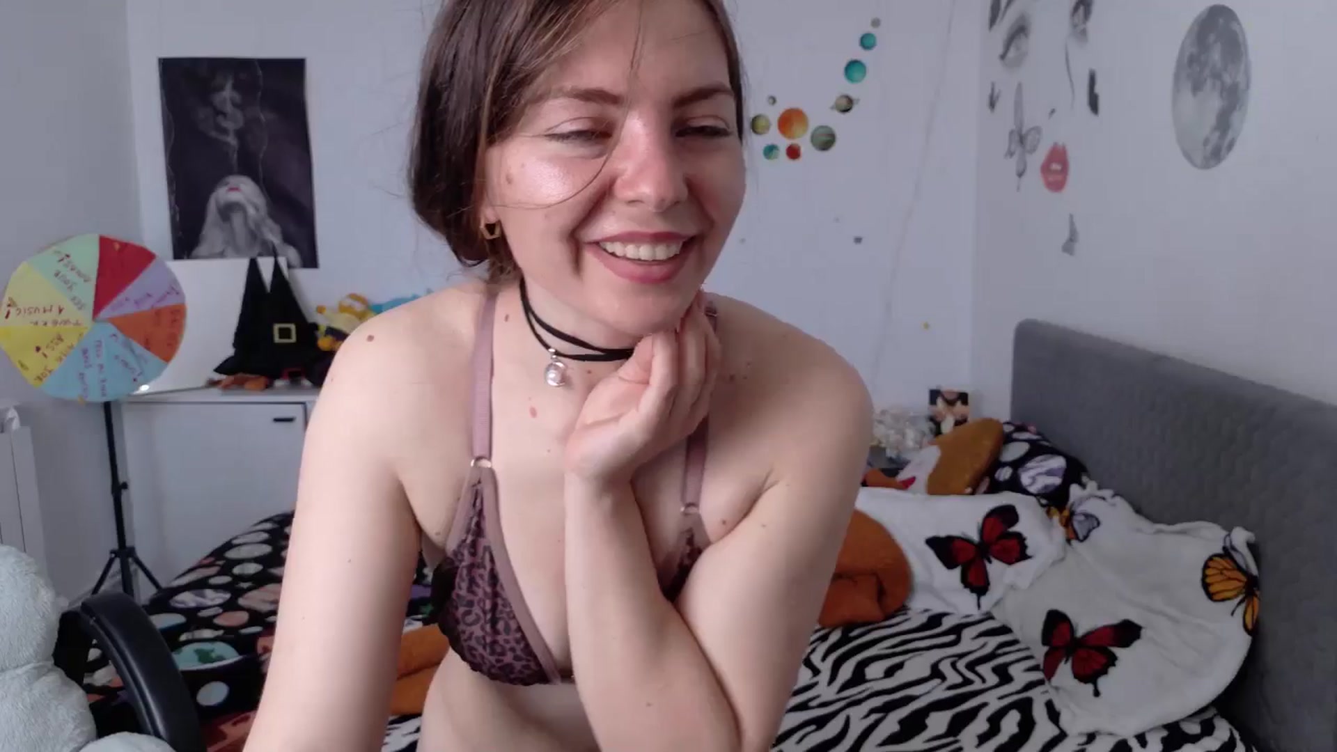 Gallery image thumbnail from YreneA's myfreecams stream on, 04/27/2026, 06:42 image 8 of 20