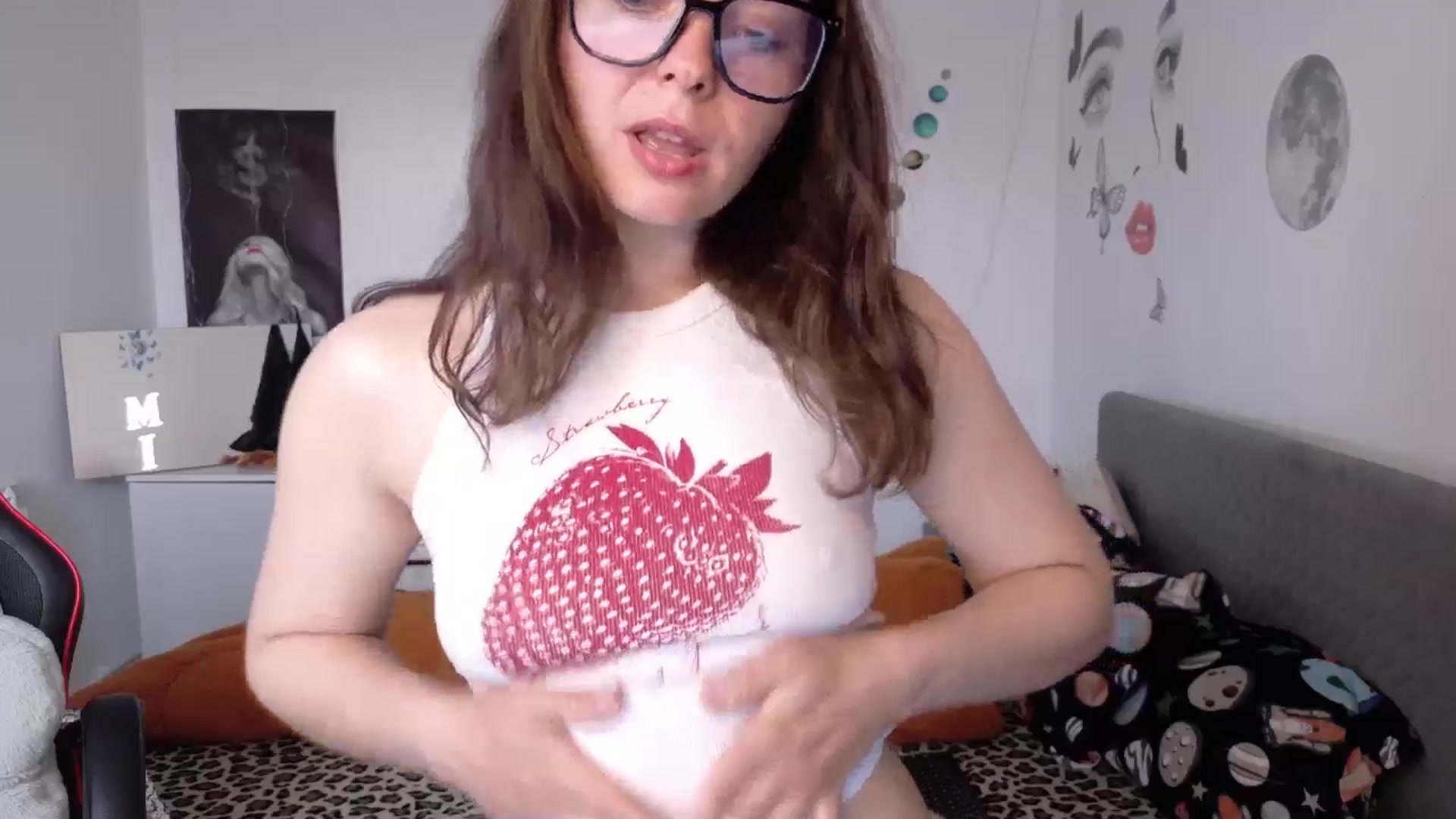 Gallery image thumbnail from YreneA's myfreecams stream on, 04/29/2026, 07:06 image 18 of 20