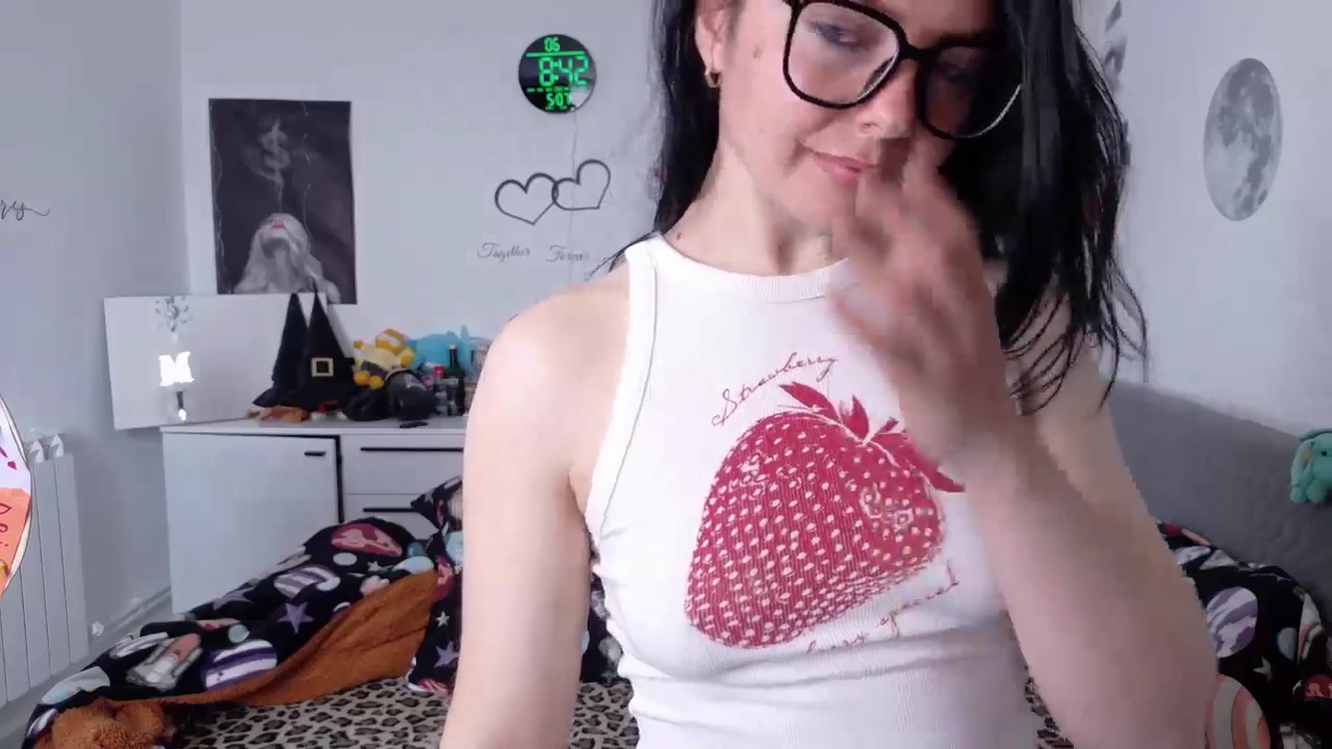 Gallery image thumbnail from YreneA's myfreecams stream on, 05/07/2026, 06:10 image 11 of 20