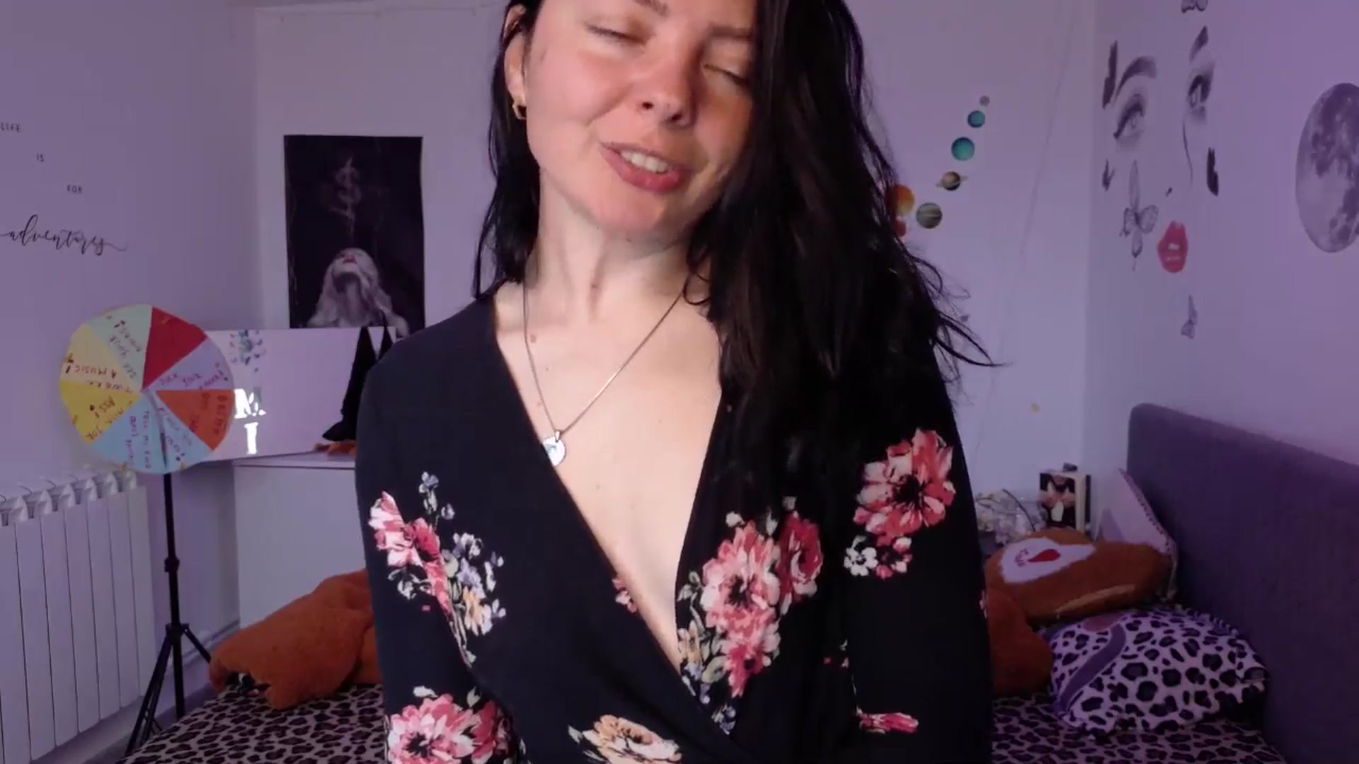 Gallery image thumbnail from YreneA's myfreecams stream on, 05/10/2026, 06:33 image 18 of 20