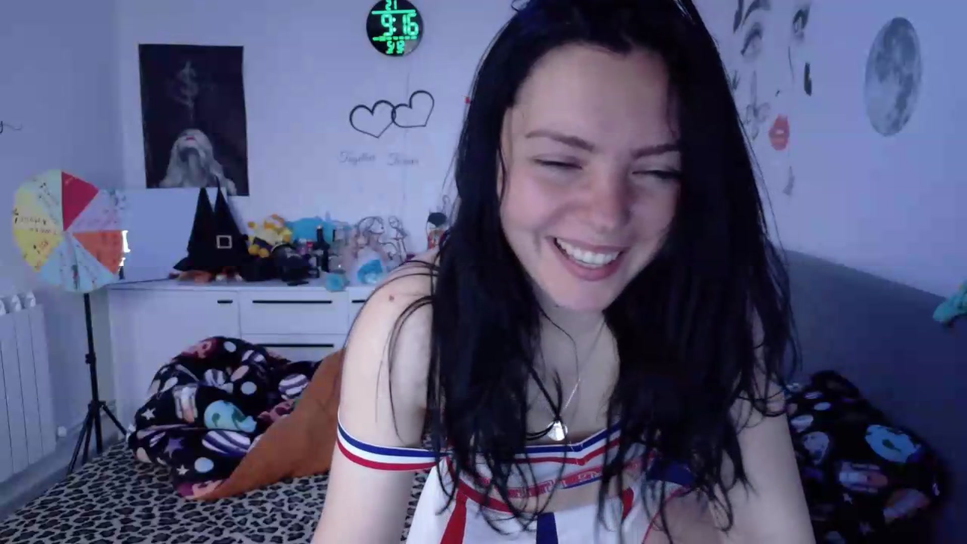 Gallery image thumbnail from YreneA's myfreecams stream on, 05/12/2026, 06:58 image 16 of 20