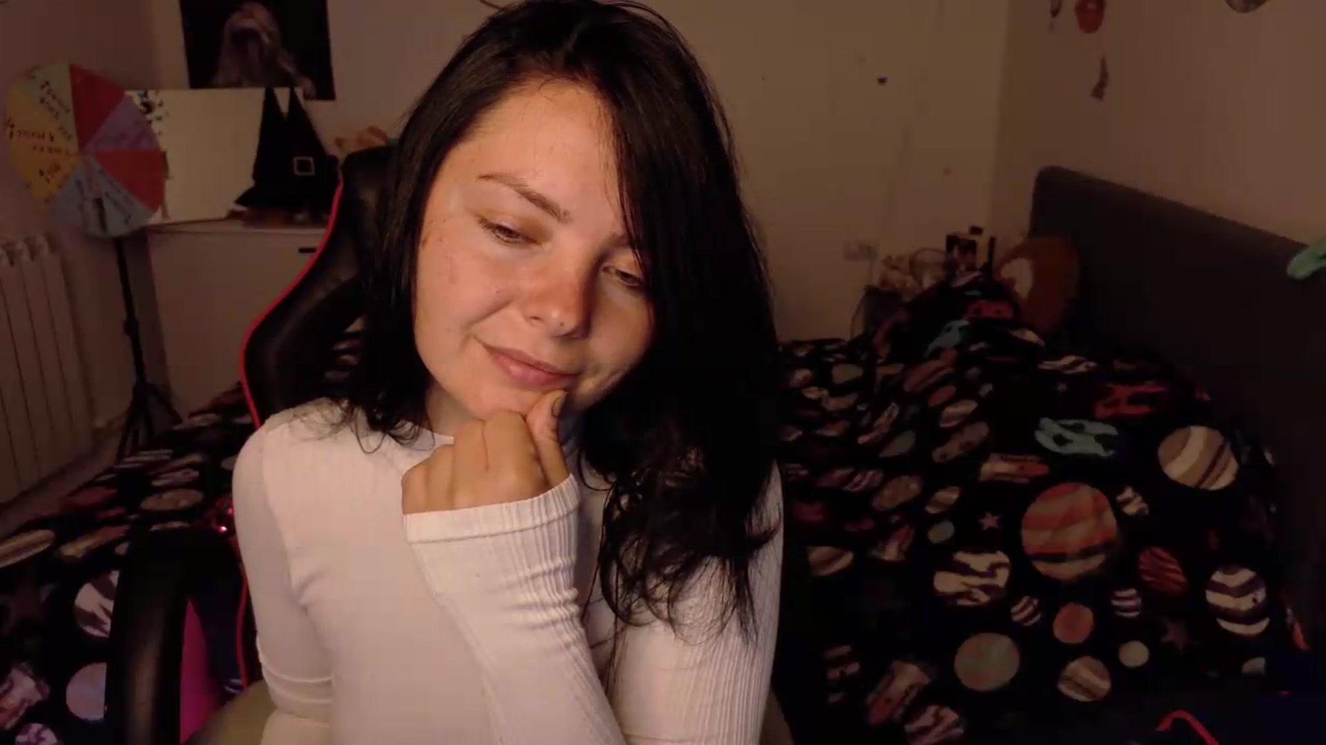 Gallery image thumbnail from YreneA's myfreecams stream on, 05/12/2026, 18:43 image 3 of 20