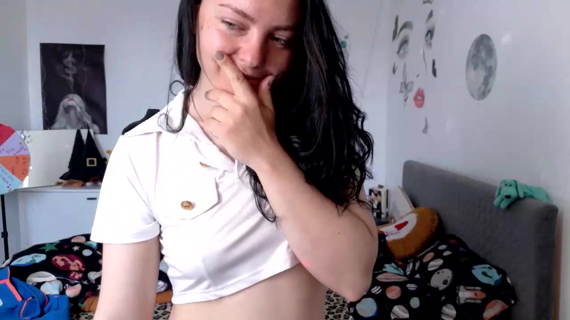 Gallery image thumbnail from YreneA's myfreecams stream on, 05/13/2026, 06:26 image 13 of 20