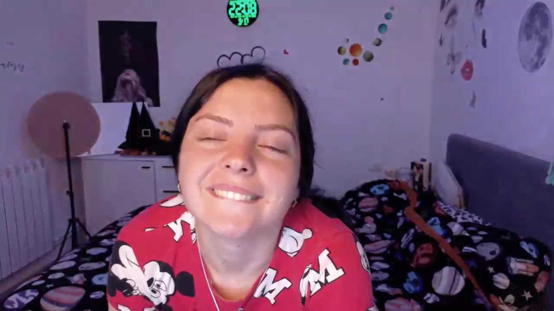 Gallery image thumbnail from YreneA's myfreecams stream on, 05/17/2026, 19:15 image 20 of 20
