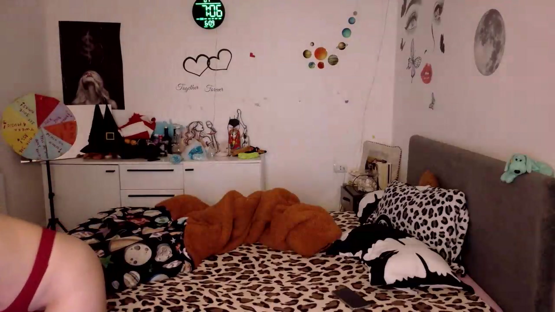 Gallery image thumbnail from YreneA's myfreecams stream on, 06/09/2026, 04:31 image 9 of 20