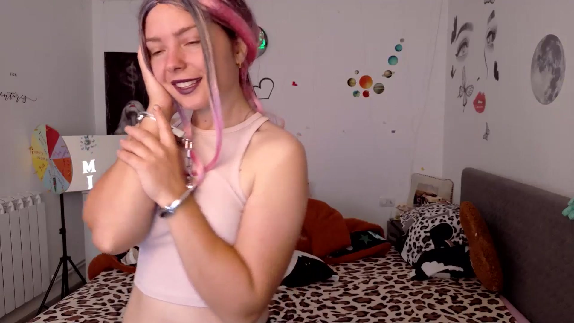 Gallery image thumbnail from YreneA's myfreecams stream on, 06/14/2026, 06:34 image 17 of 20