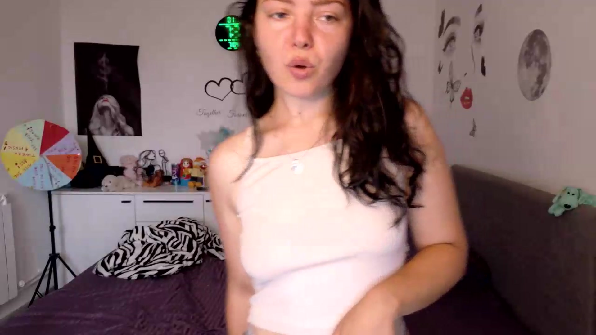 Gallery image thumbnail from YreneA's myfreecams stream on, 07/04/2026, 04:59 image 13 of 20