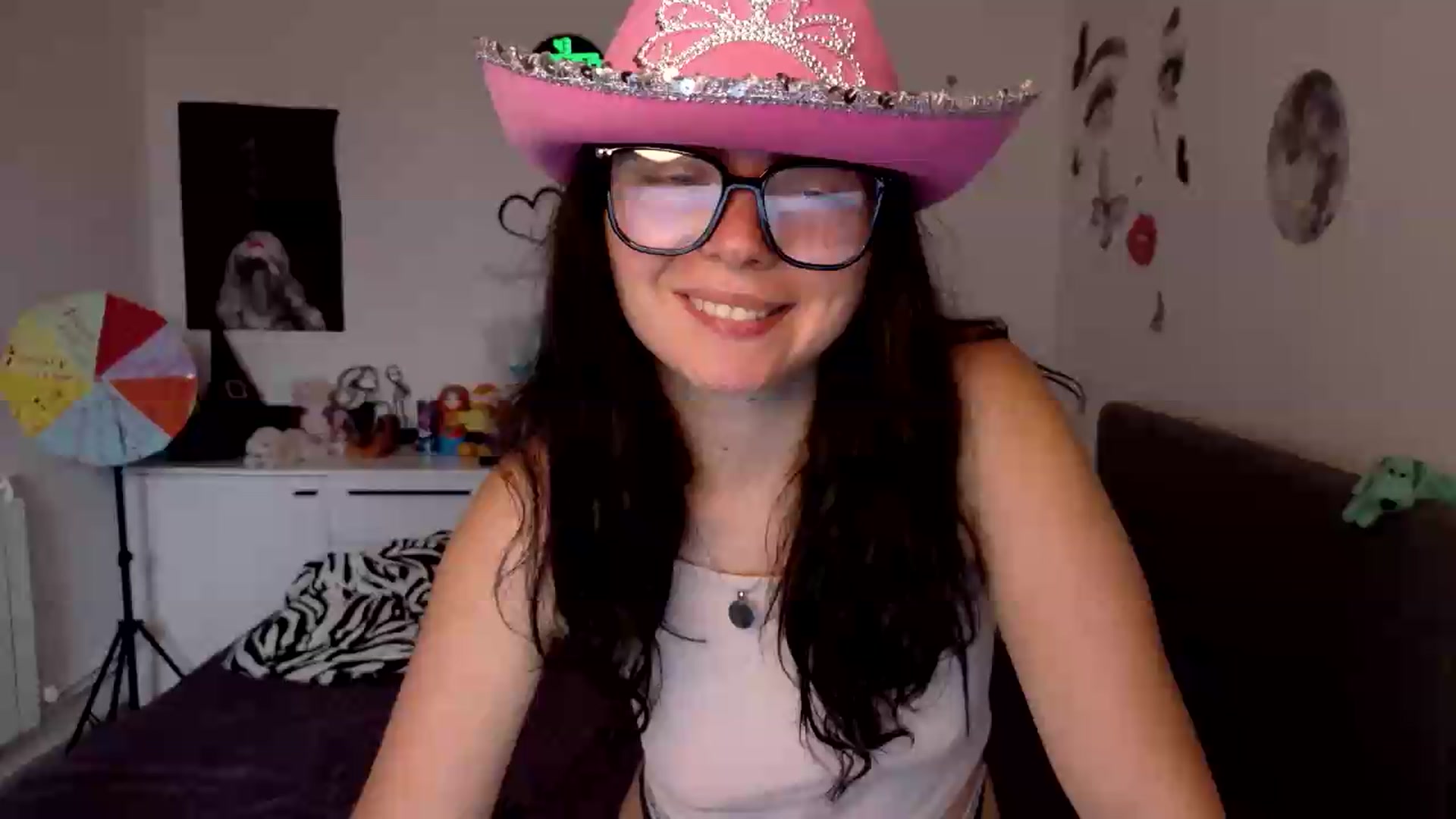 Gallery image thumbnail from YreneA's myfreecams stream on, 07/04/2026, 04:59 image 10 of 20