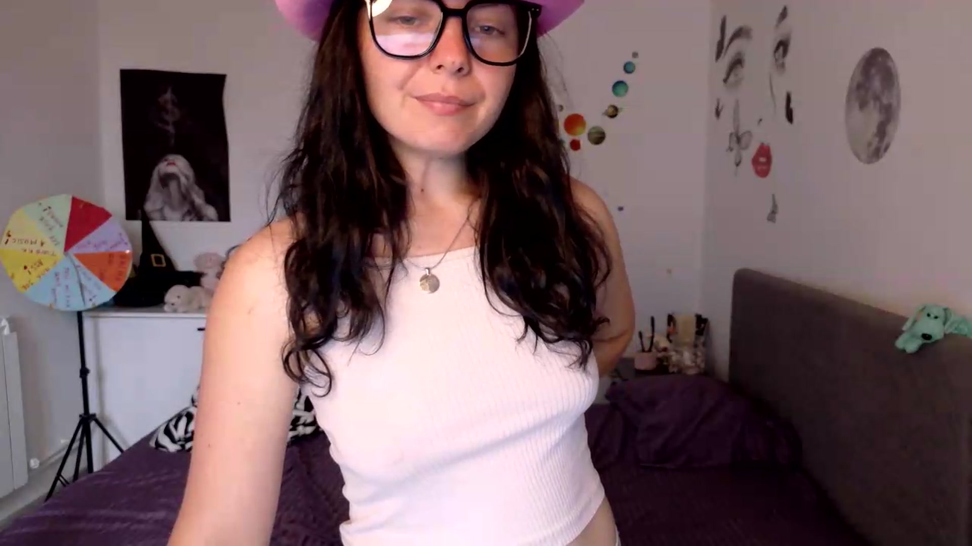 Gallery image thumbnail from YreneA's myfreecams stream on, 07/04/2026, 04:59 image 8 of 20