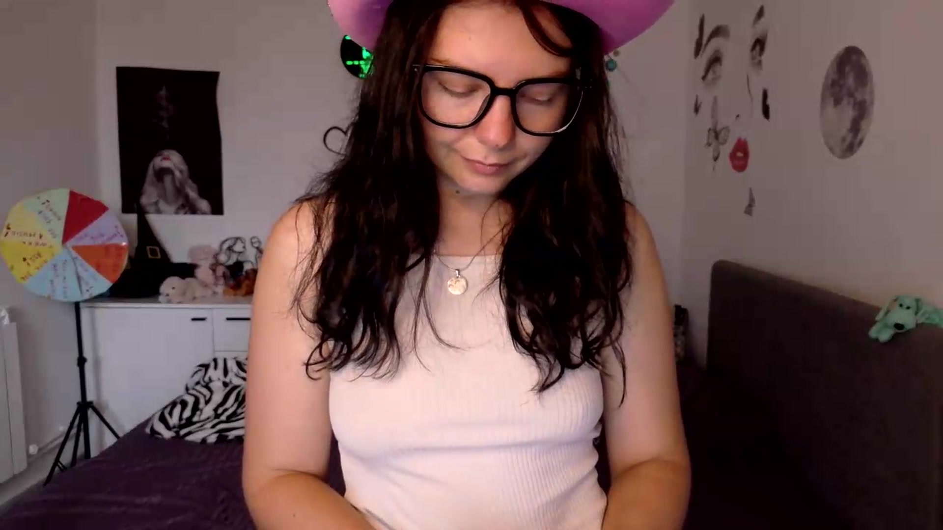 Gallery image thumbnail from YreneA's myfreecams stream on, 07/04/2026, 04:59 image 11 of 20